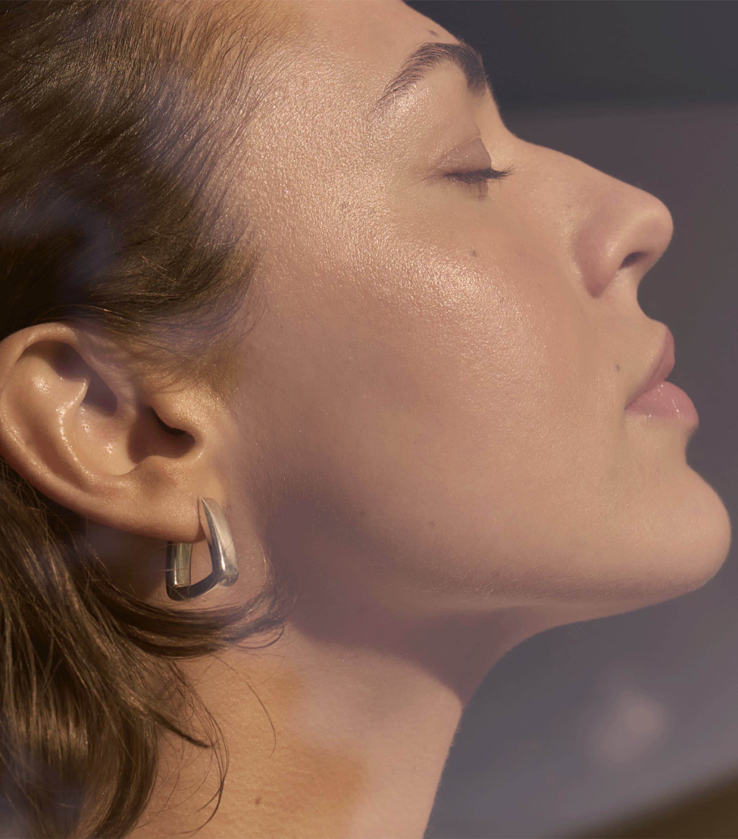 Glowing Base SPF 10 (30ml) NO COLOUR Image 5