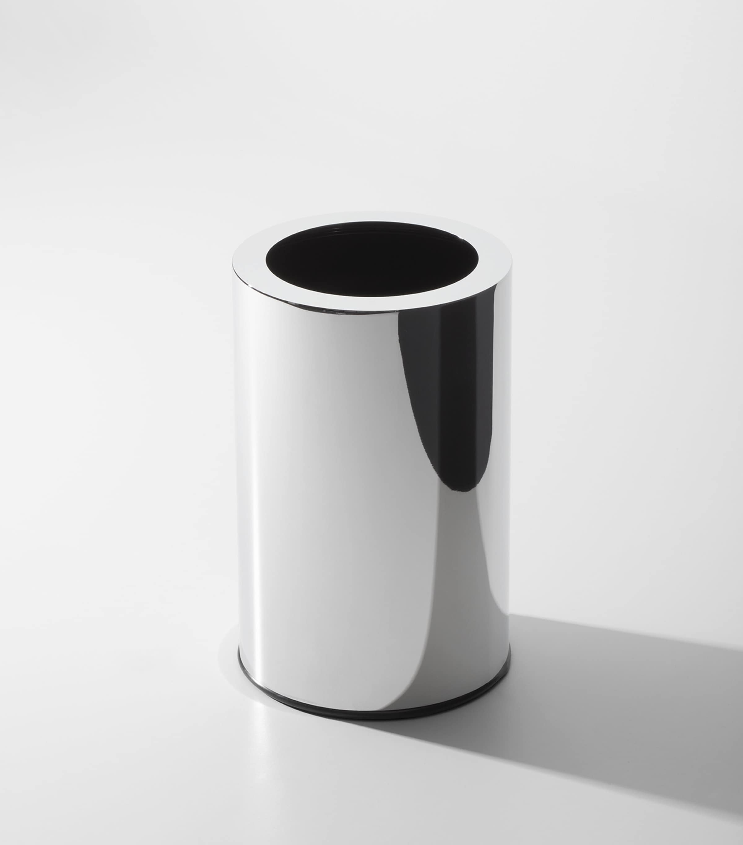 Decor Walther Stainless Steel Round Bathroom Bin In Silver