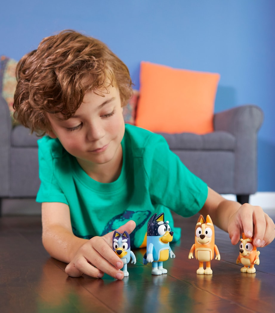 Family Figures (Set of 4) MULTI Image 8