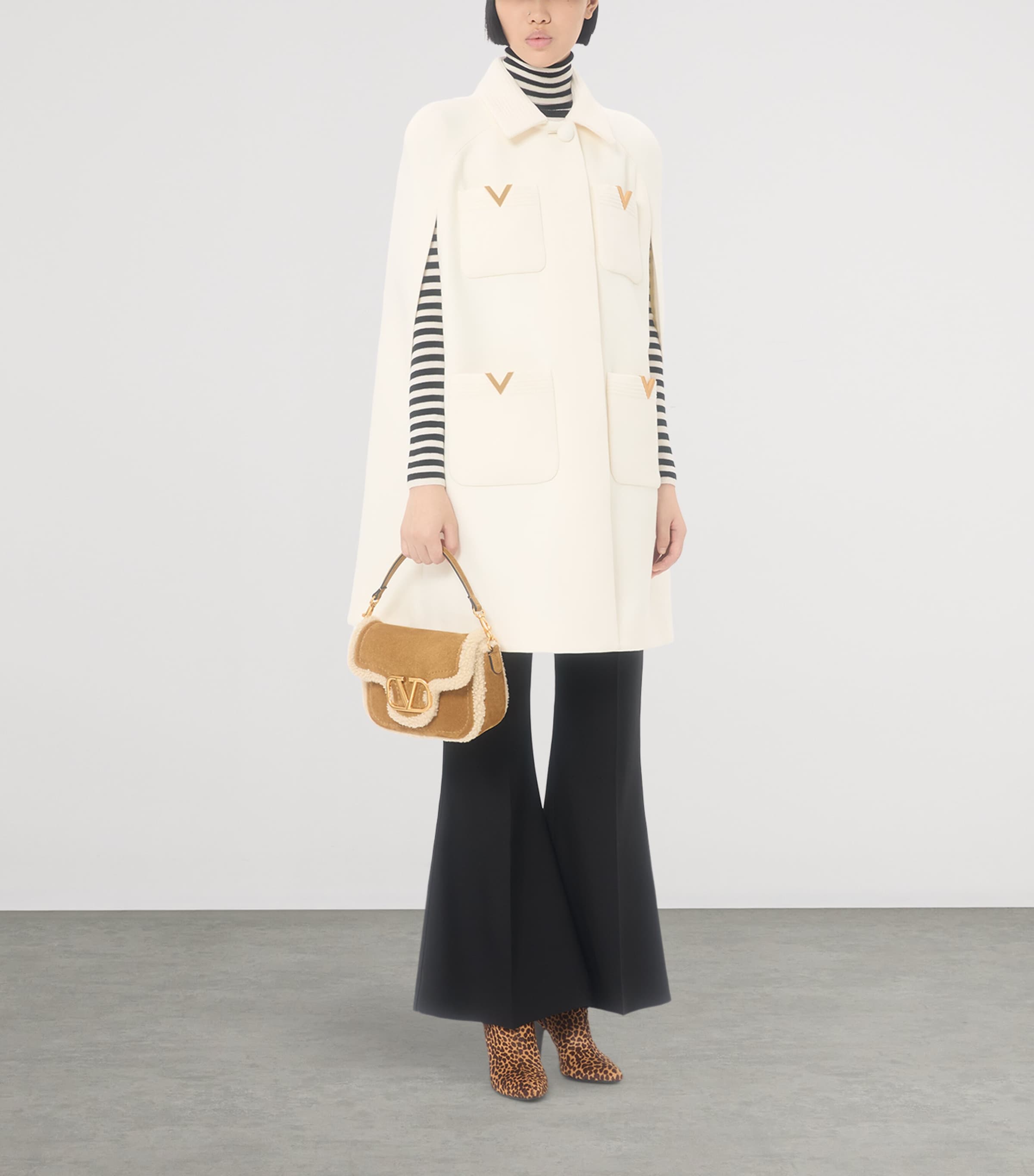 Suede Alltime Shoulder Bag C8U Image 2