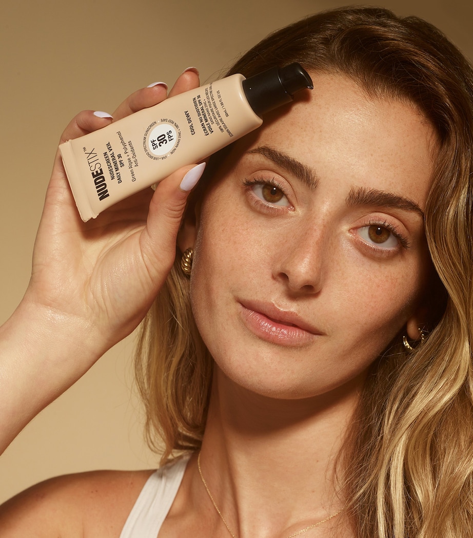 NUDESTIX Nudescreen Daily Mineral Veil SPF 30 Cool Dewy Image 4