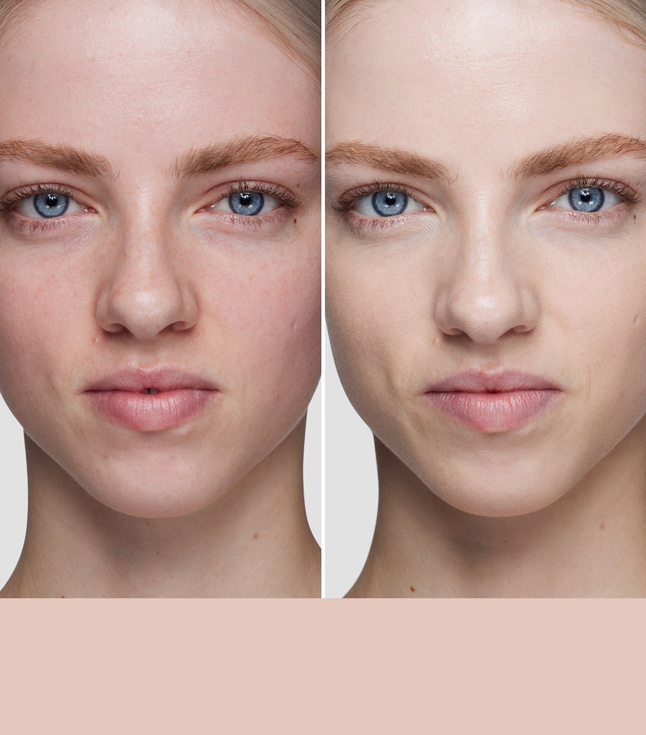 Real Flawless Foundation 0W1 SATIN Image 3