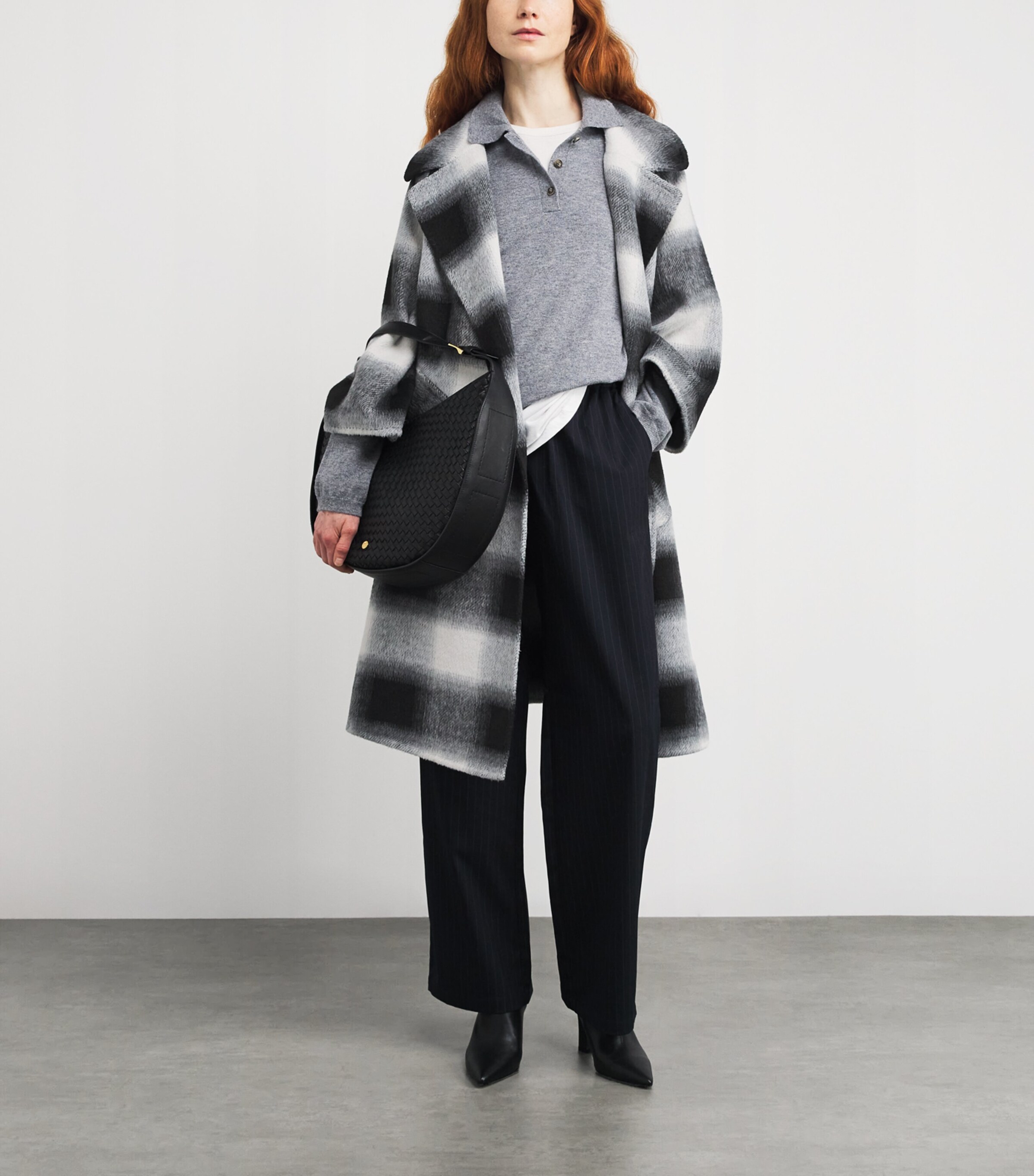 Wolk Morais Womens Cashmere Le Swing Coat Black/white Plaid Image 2