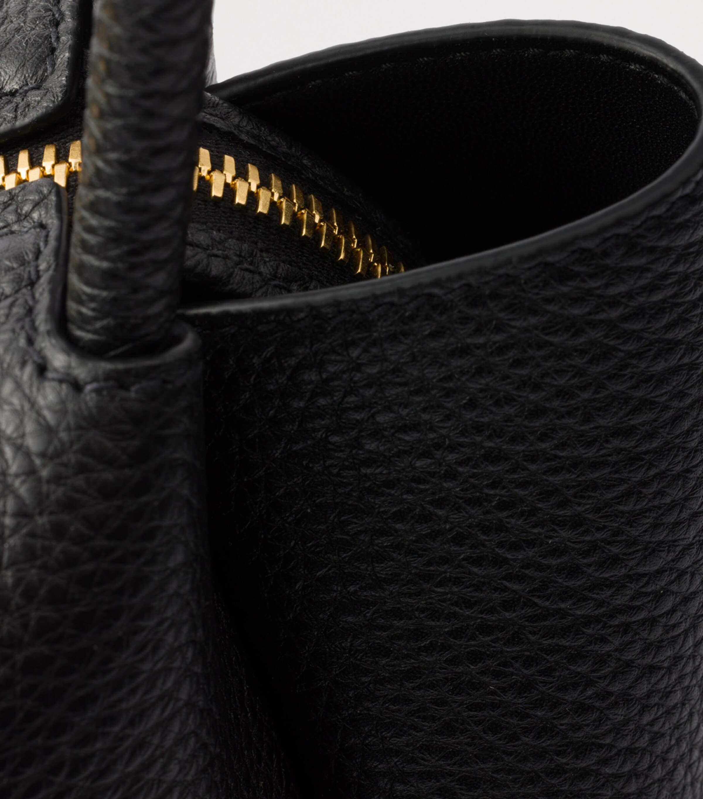 Small Leather Top-Handle Bag F0632 Image 6