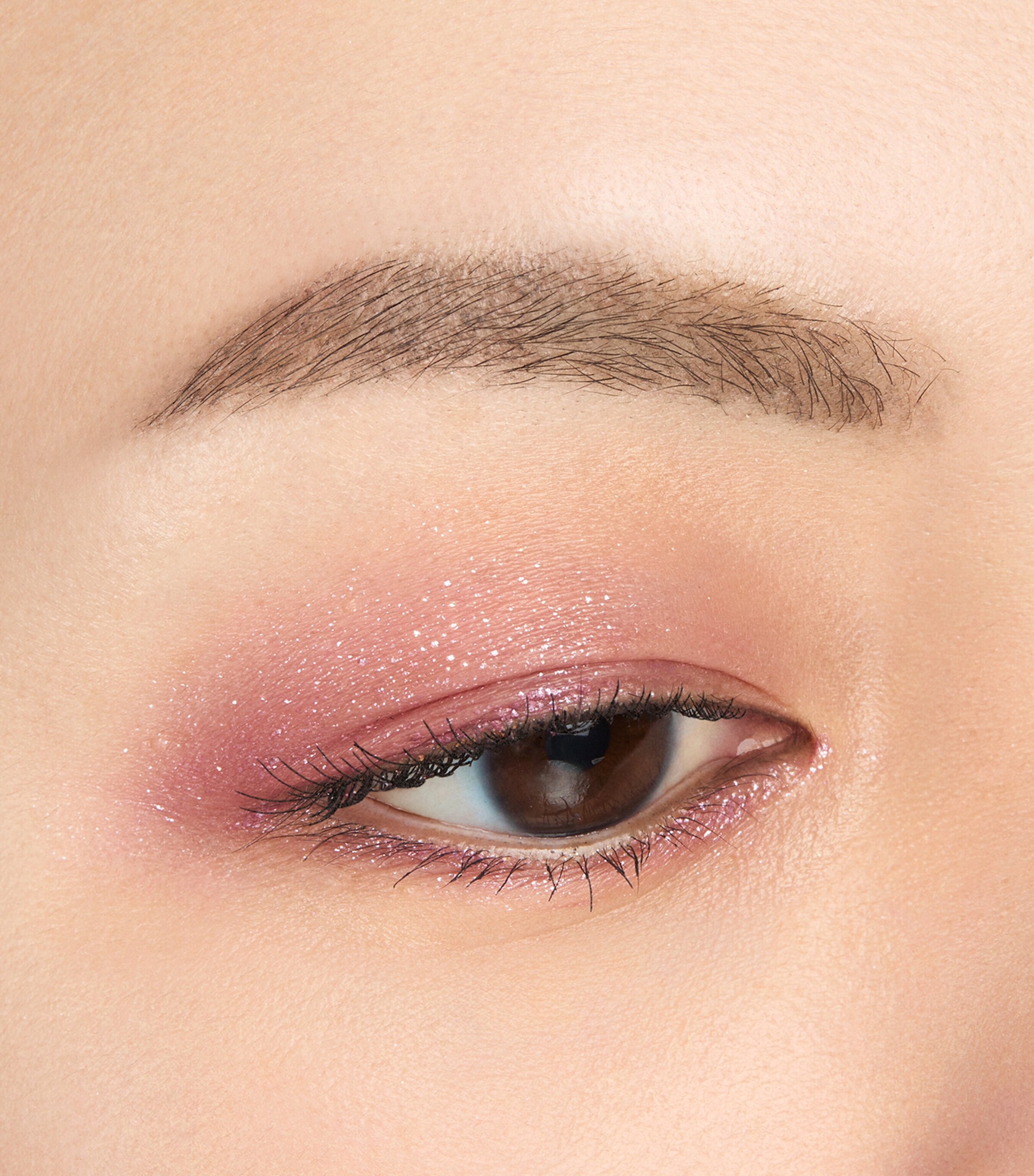 Liquid Luster Eye Liquid Eyeshadow 01 Image 3