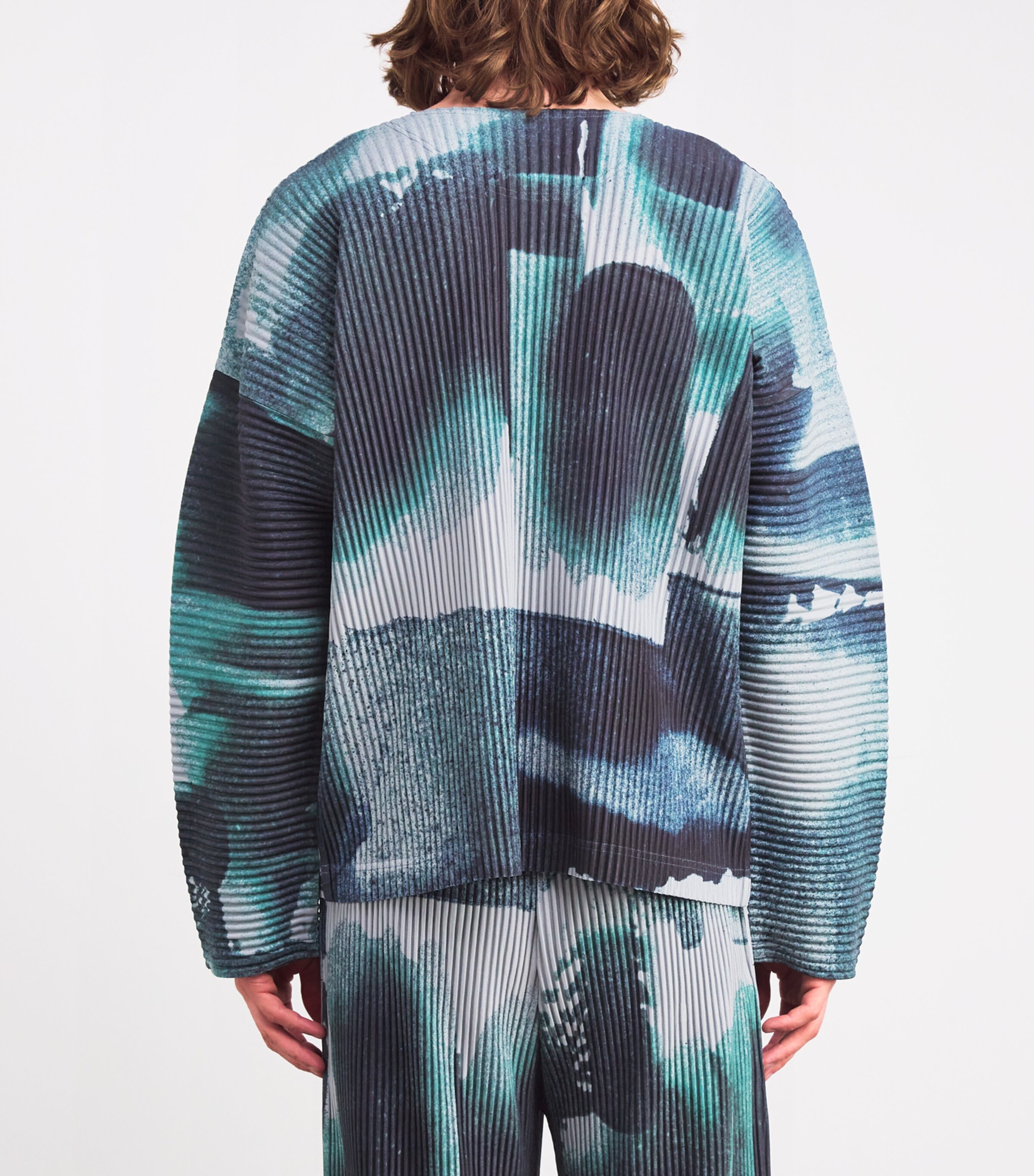 Homme Plissé Issey Miyake Mens Landscape Print Pleated T-Shirt Gray Image 4