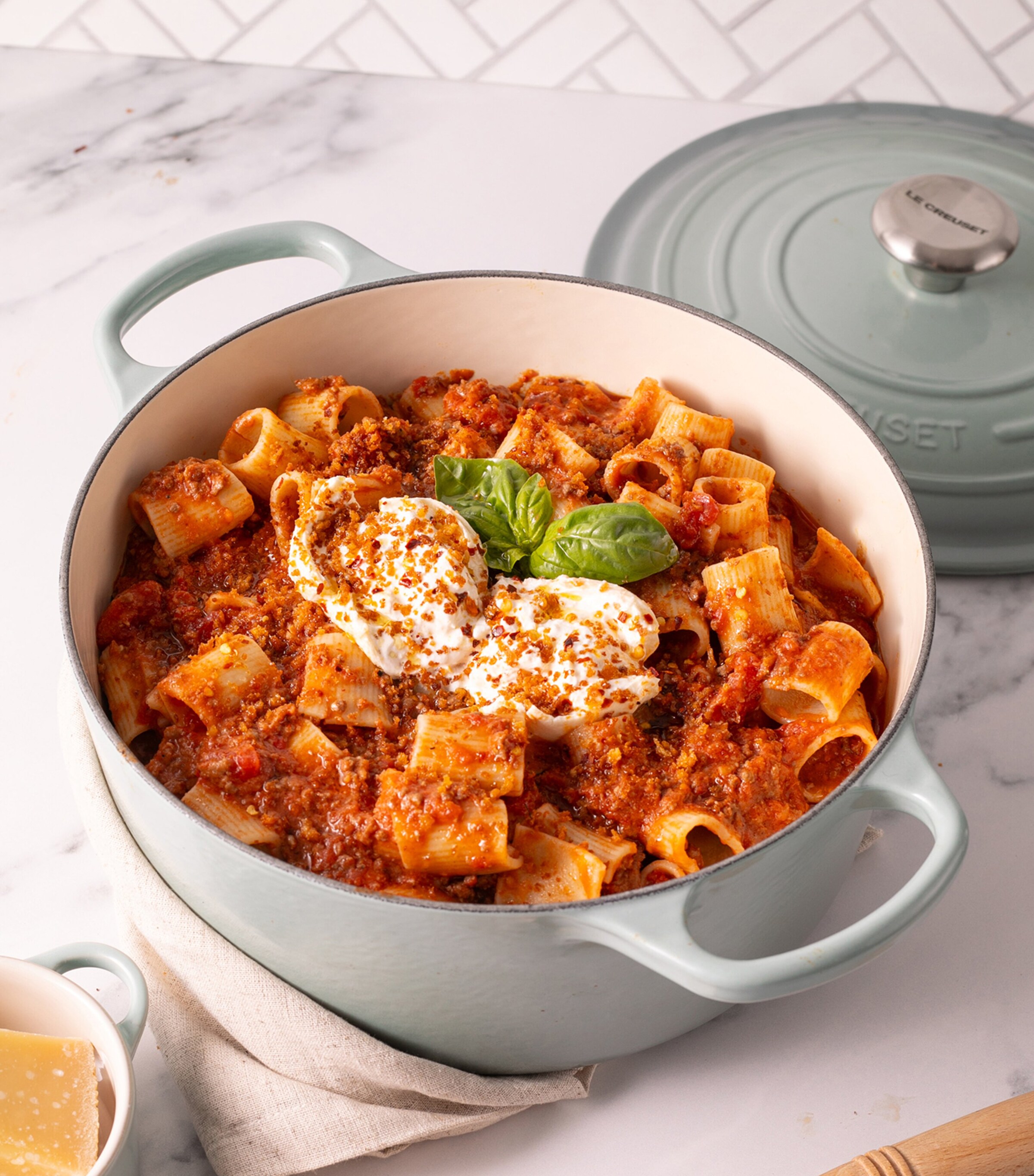 Cast Iron Round Casserole Dish (20cm) SEA SALT Image 5