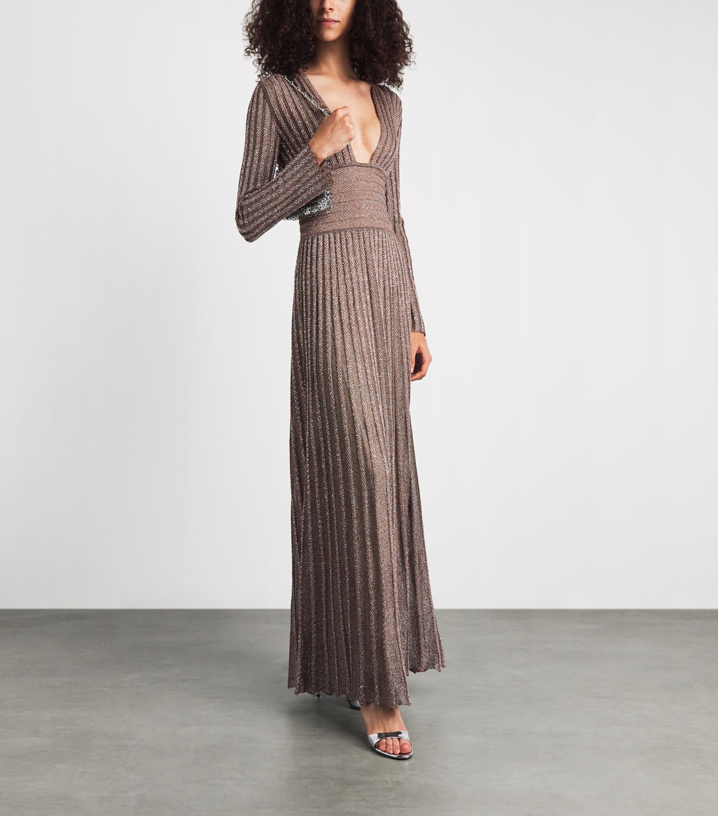 white and gold evening dress Ava Presley Metallic Ruffle 40049 Plus Floral Elegance Long-Sleeve Color:Dusty Blue+Ivory As Picture streamlined finish Features: Long sleeves