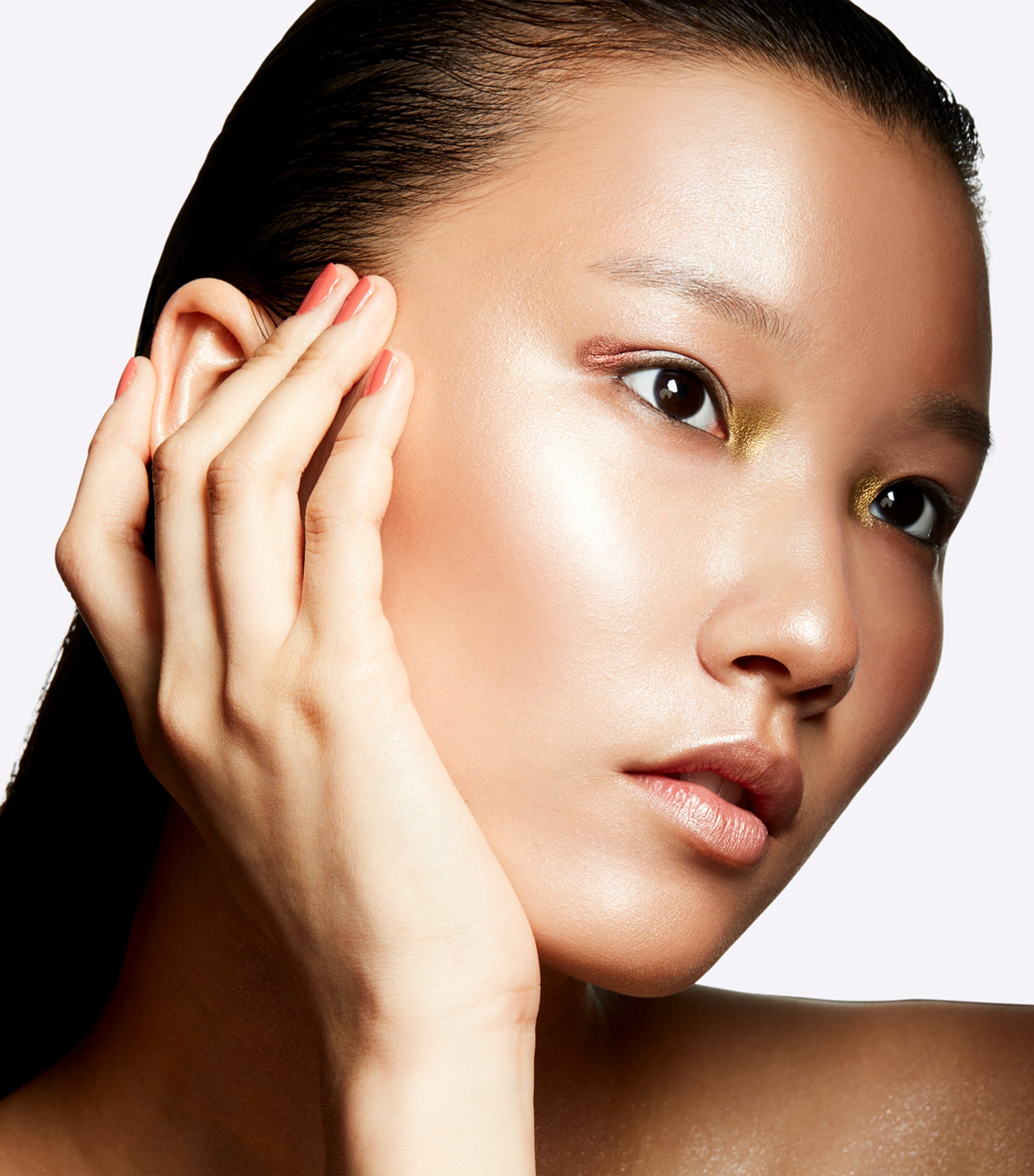 Extra Dimension Skinfinish Highlighter WHISPER OF GUILT Image 6