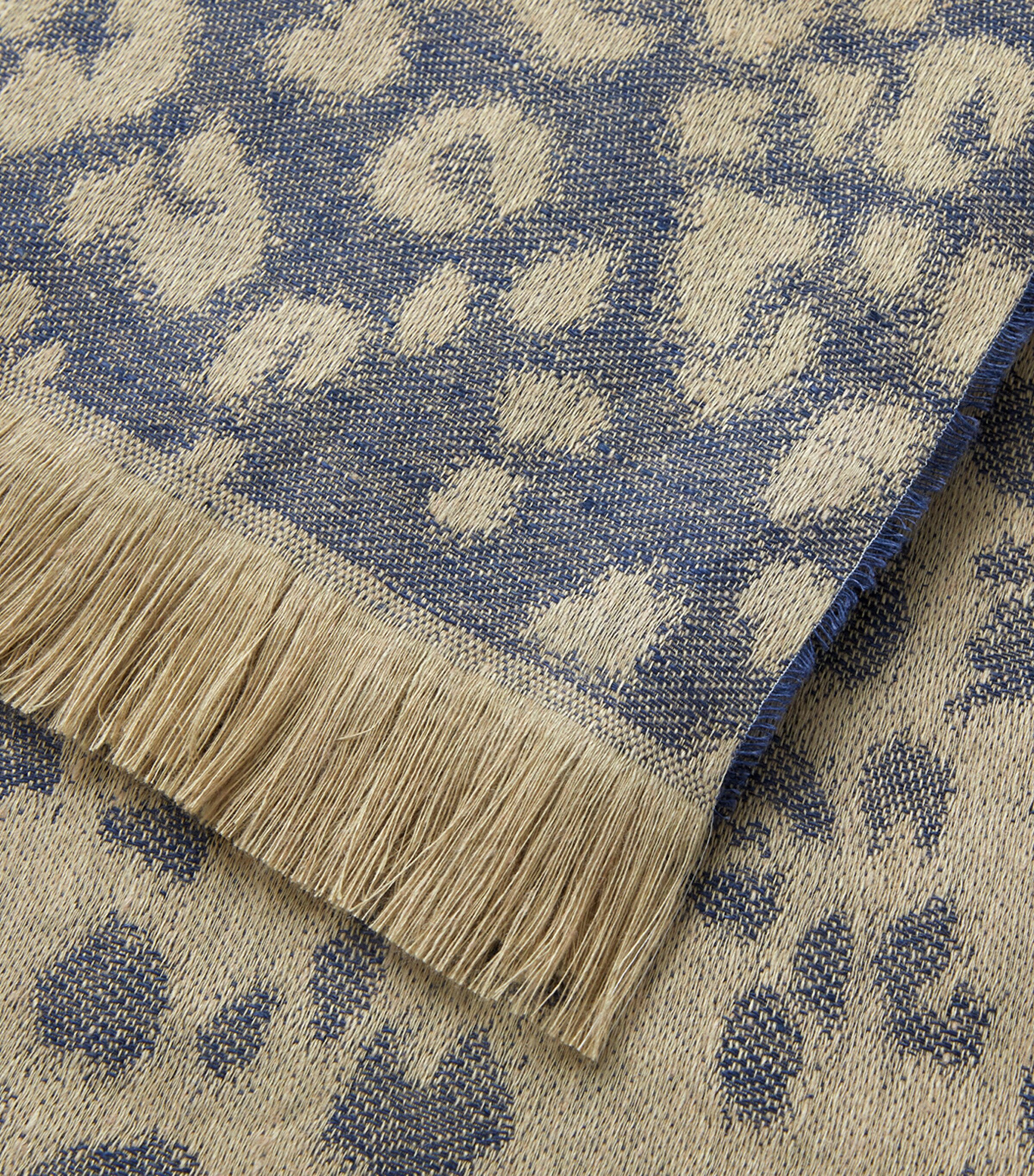 Yves Delorme Linen Fauve Throw (140cm x 160cm) Nuit Image 2