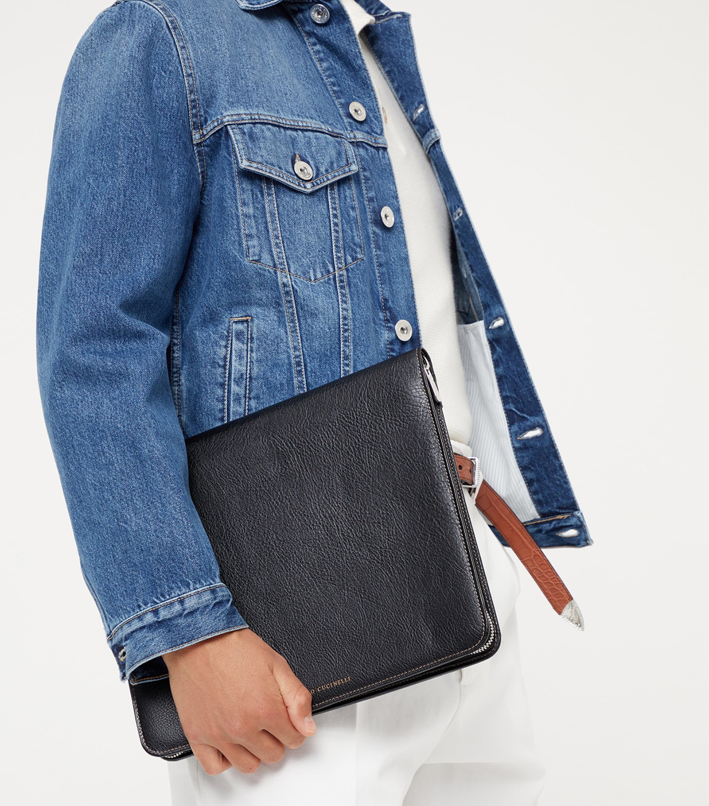 Calfskin Document Holder C101 Image 2