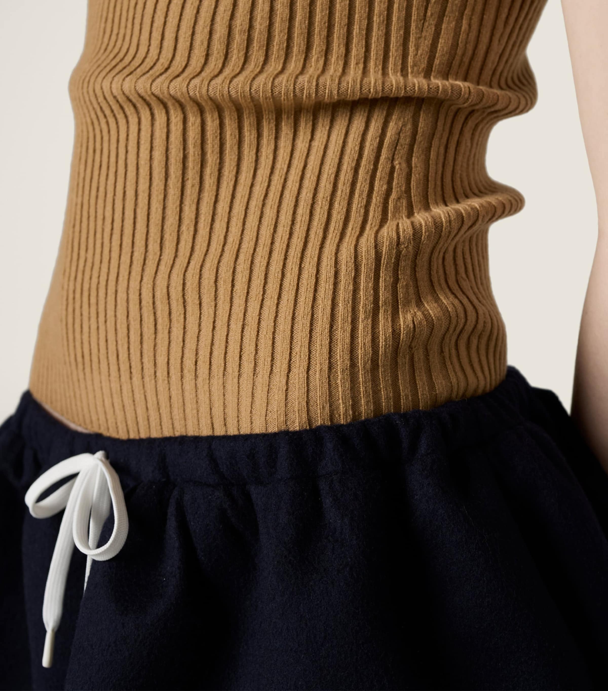 Cashmere-Blend Suede-Trim Ribbed Polo Shirt F0036 Image 6