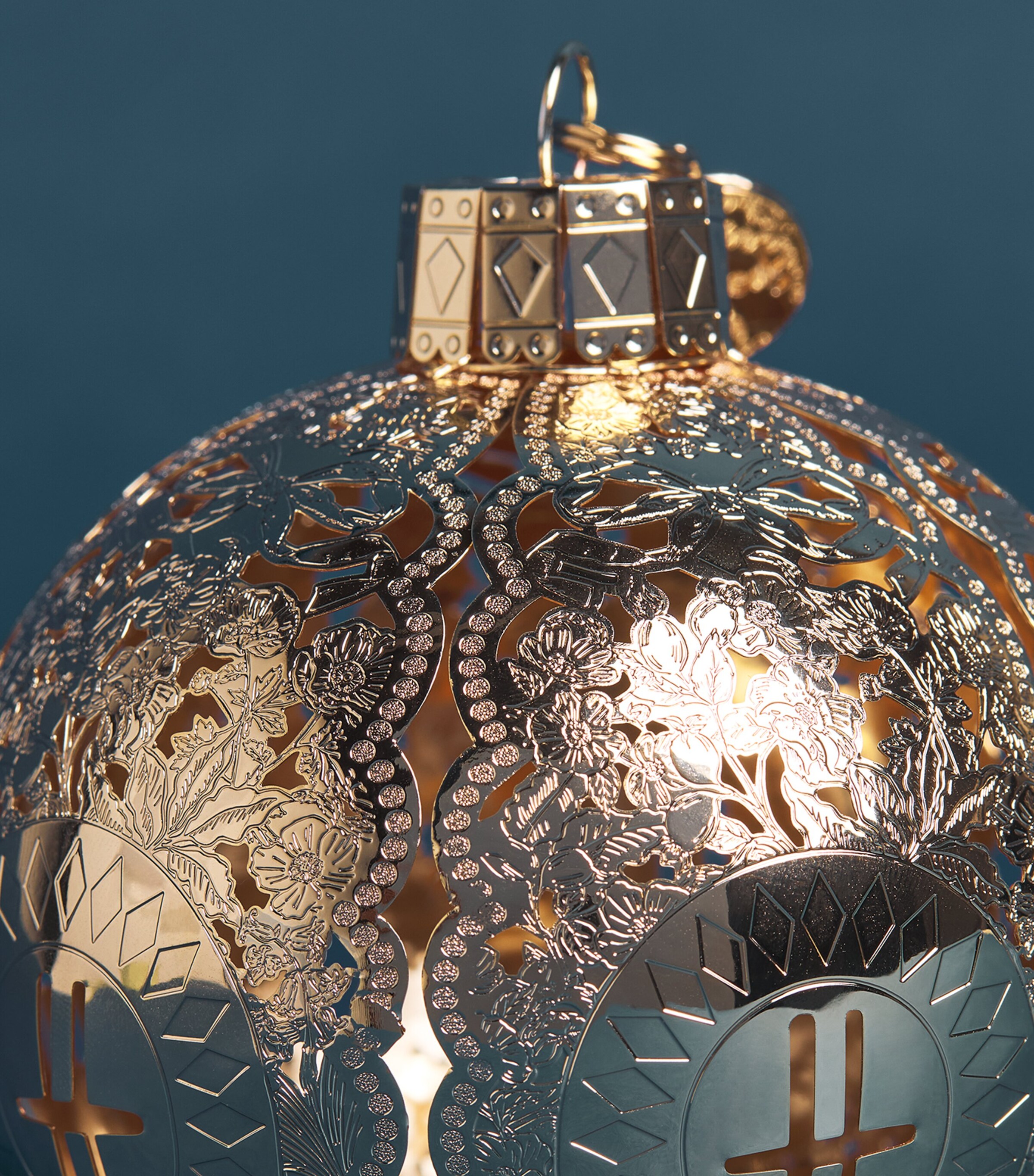 Harrods Metal Toile Bauble Gold Image 2
