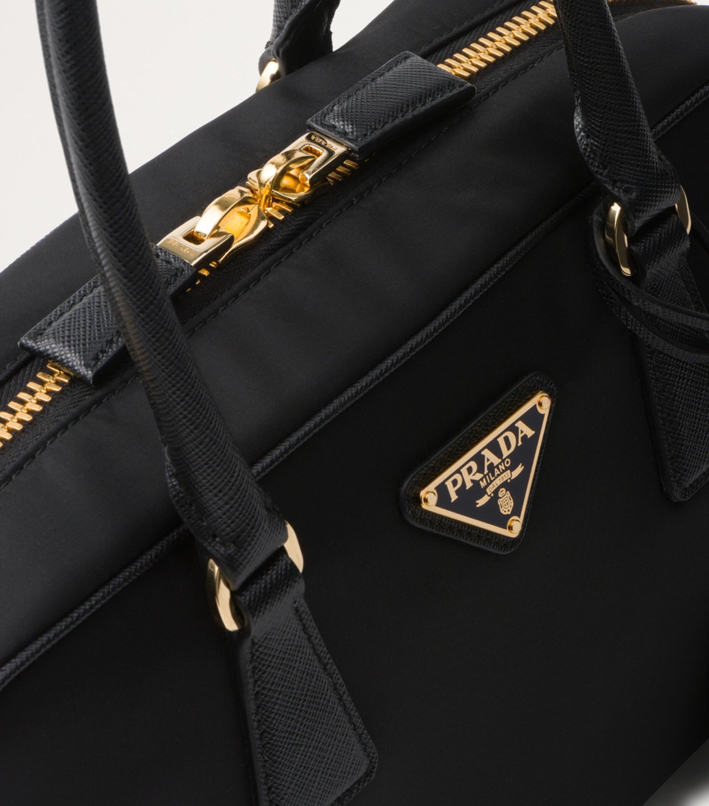 Medium Re-Edition 1978 Top Handle Bag F0002 Image 5