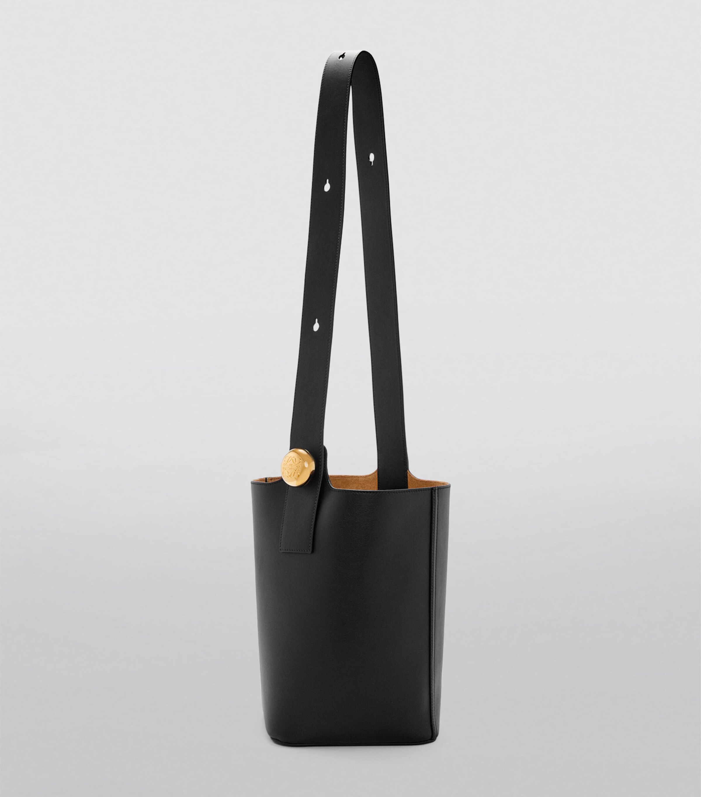 Medium Pebble-Calfskin Bucket Bag BLACK Image 2