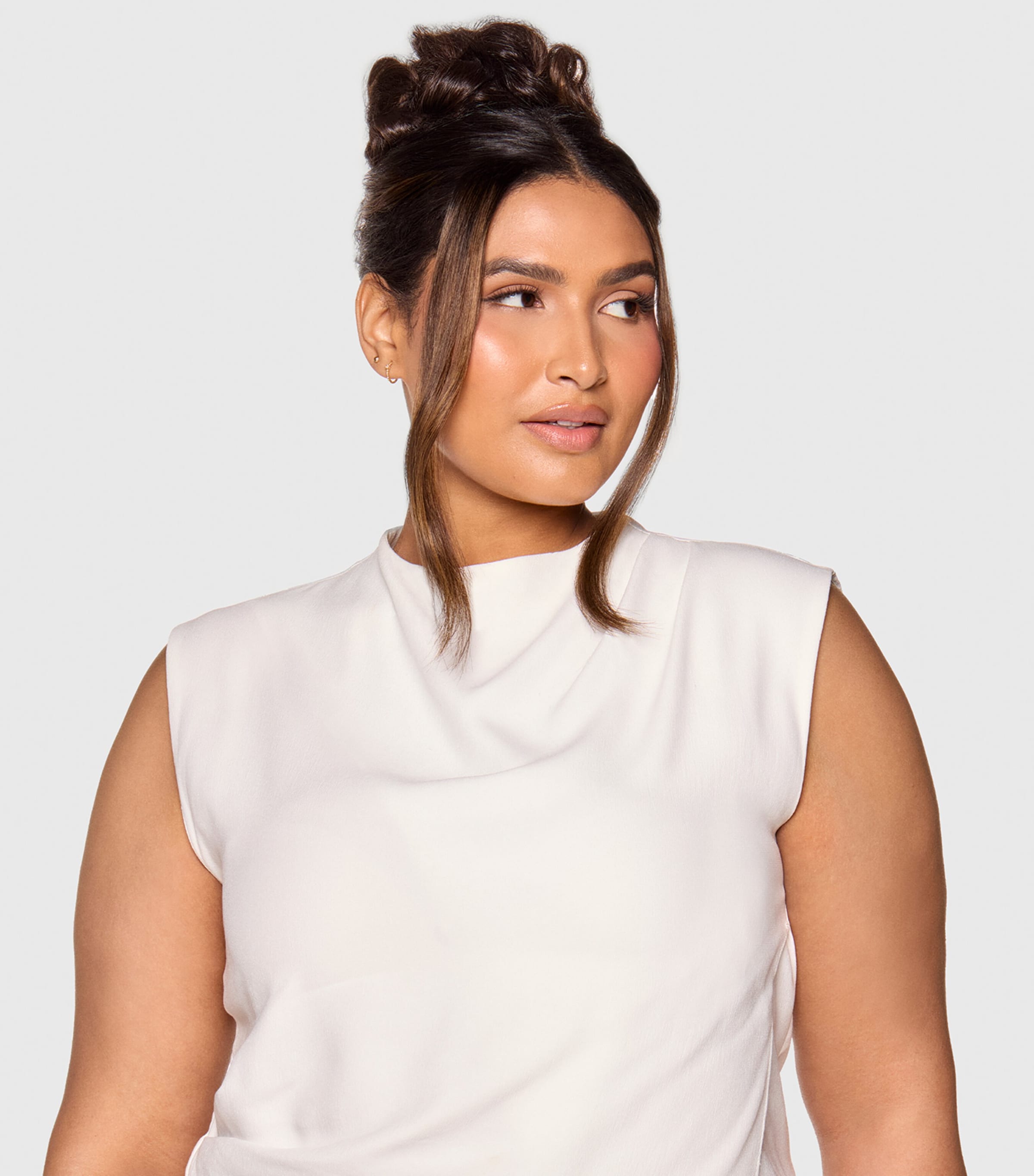 Beauty Works x Huda BARELY THERE Mix & Match Minis Clip-In Hair Extensions (20") BROND'MBRE Image 4