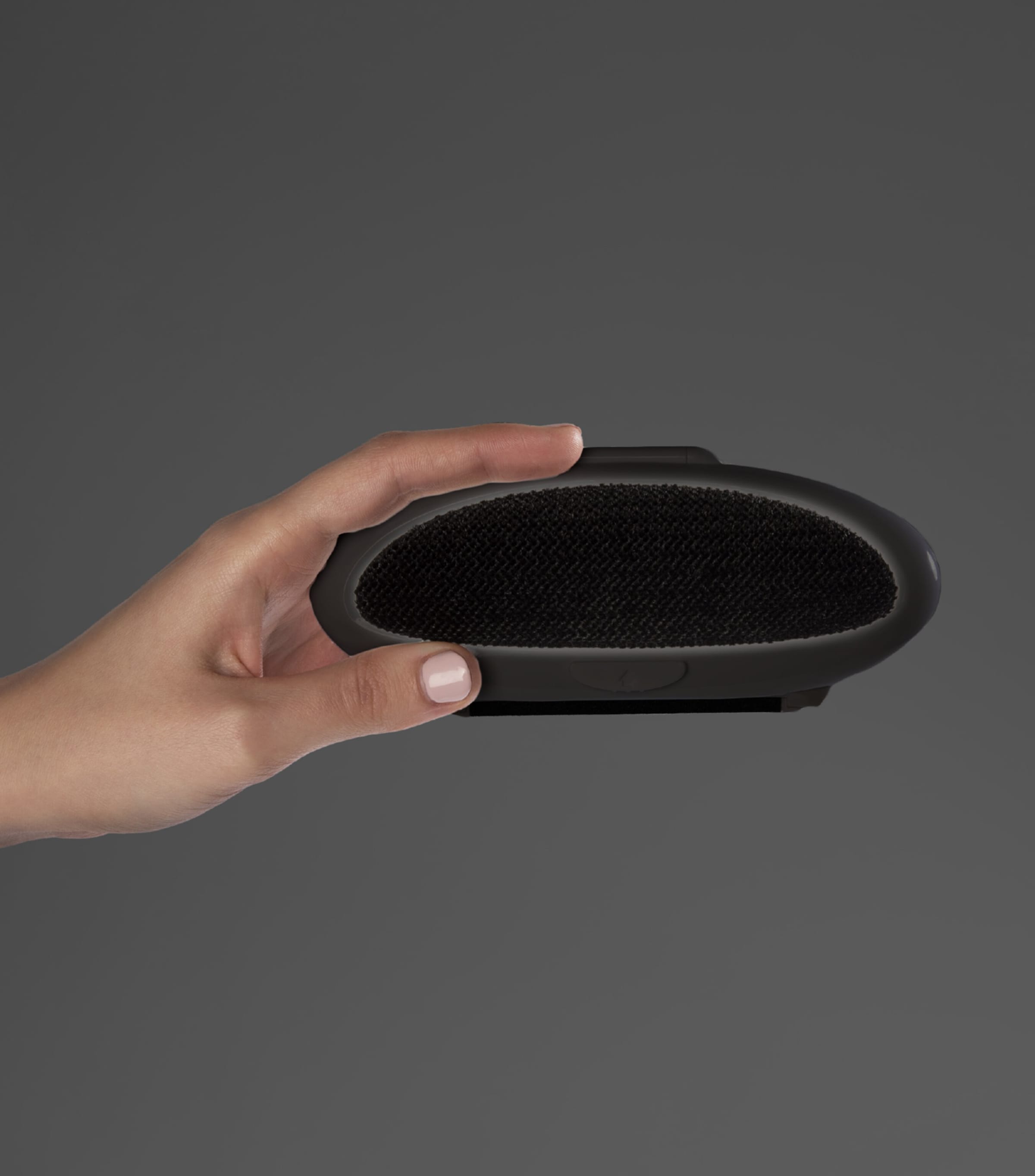 Compact 4-in-1 Battery-Free Fabric Shaver BLACK Image 6