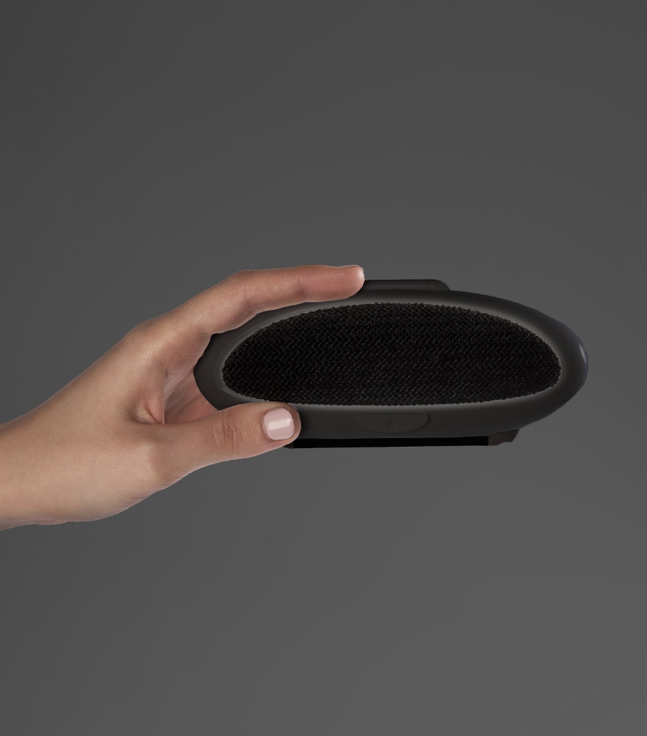 Compact 4-in-1 Battery-Free Fabric Shaver BLACK Image 6