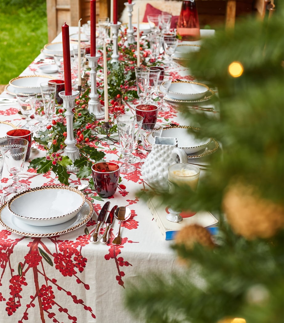 Linen Les Airelles Tablecloth (165cm x 380cm) RED Image 4