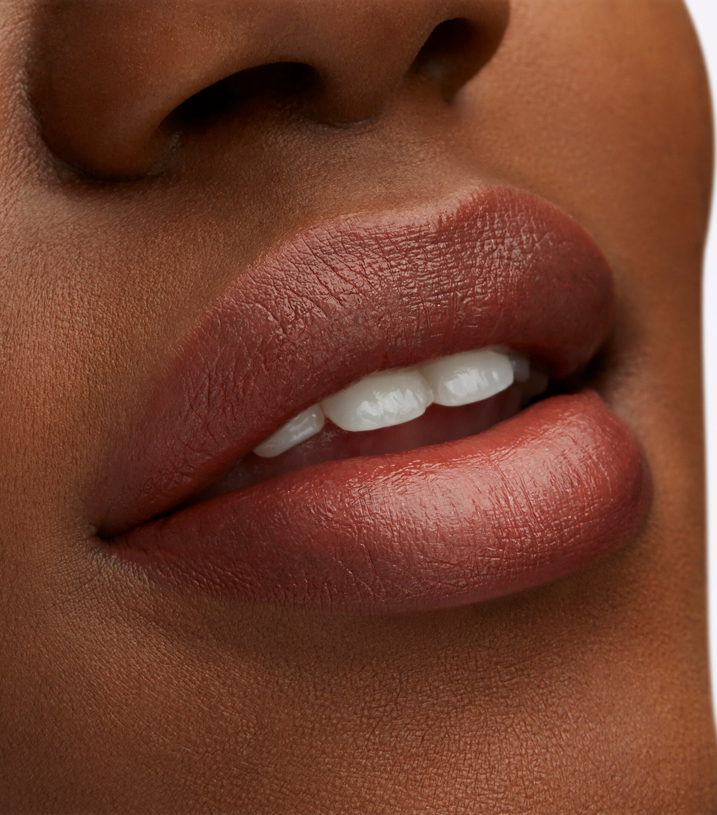 Lustreglass Sheer-Shine Lipstick POSH PIT Image 8