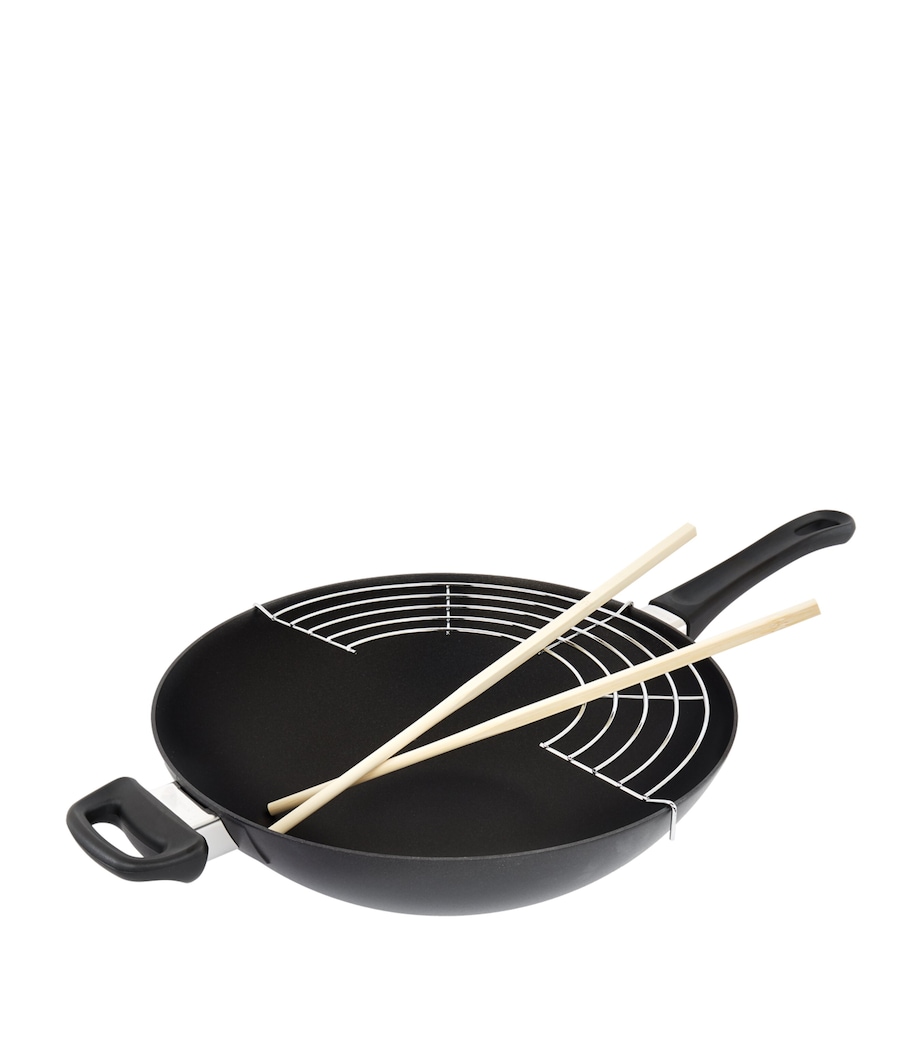 Classic Wok (32cm) BLACK Image 1