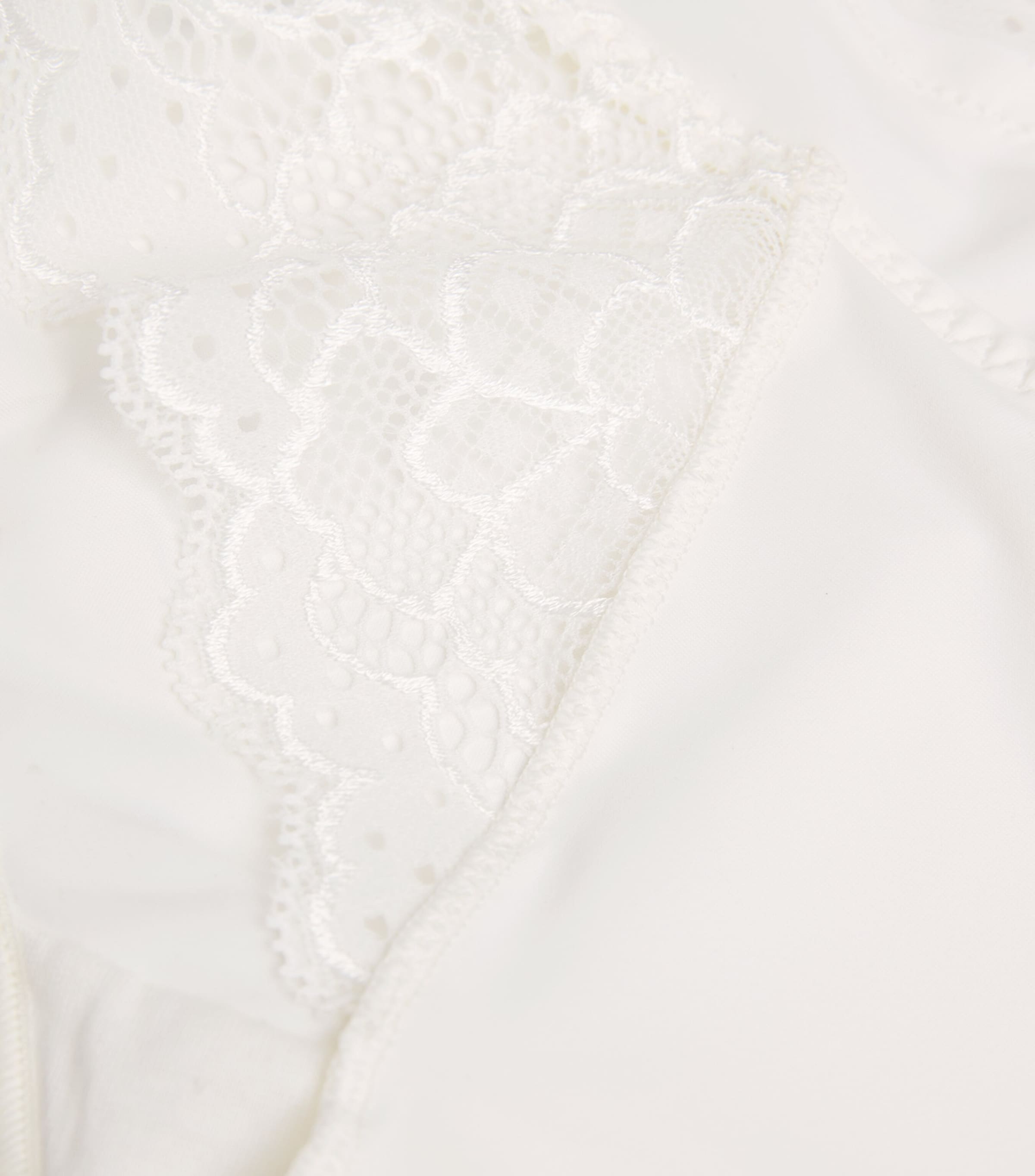 Lace-Trim Caresse Briefs 030 NATUREL Image 4