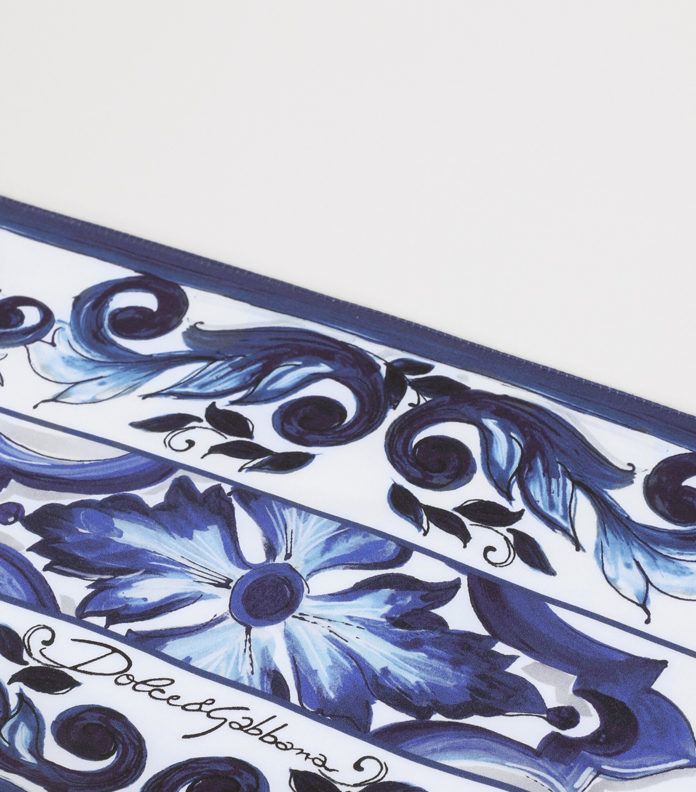 Dolce&Gabbana Casa Cotton Majolica King Flat Sheet (260cm x 280cm) Bianco/blu Med Image 3