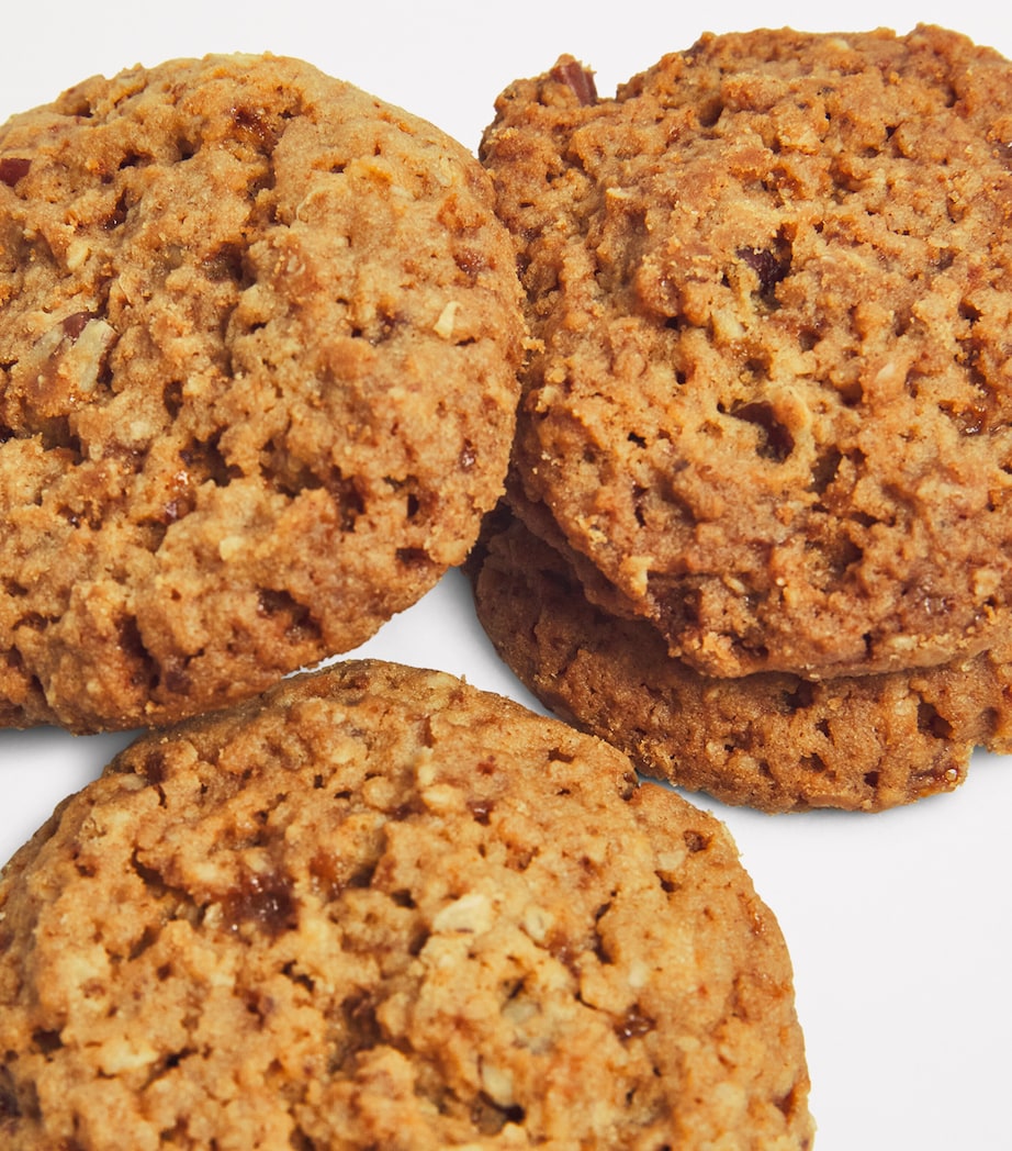 All-Butter Date and Pecan Biscuits (200g) NO COLOUR Image 3