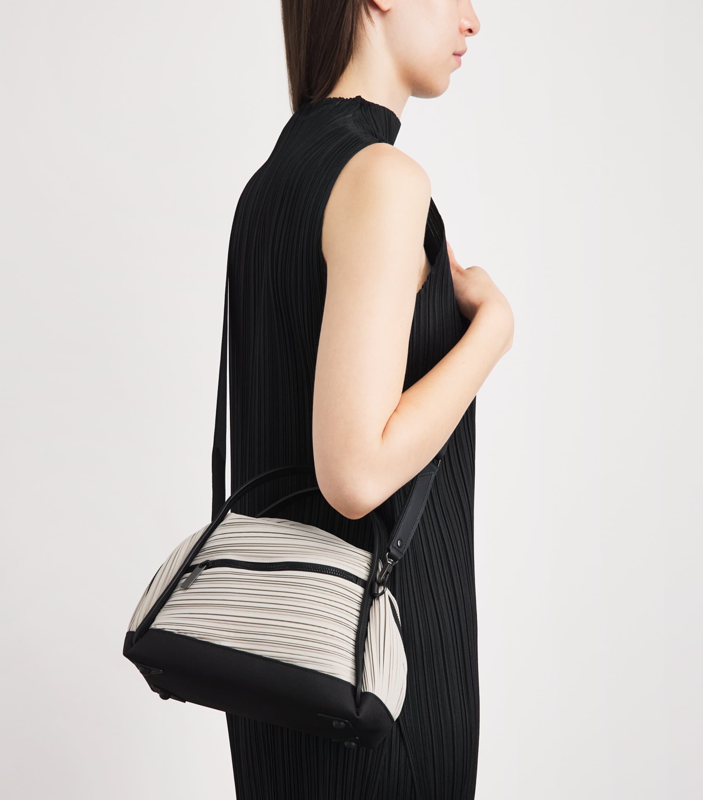 Pleats Please Issey Miyake Bias Pleats Top-Handle Bag Light Grey Image 4