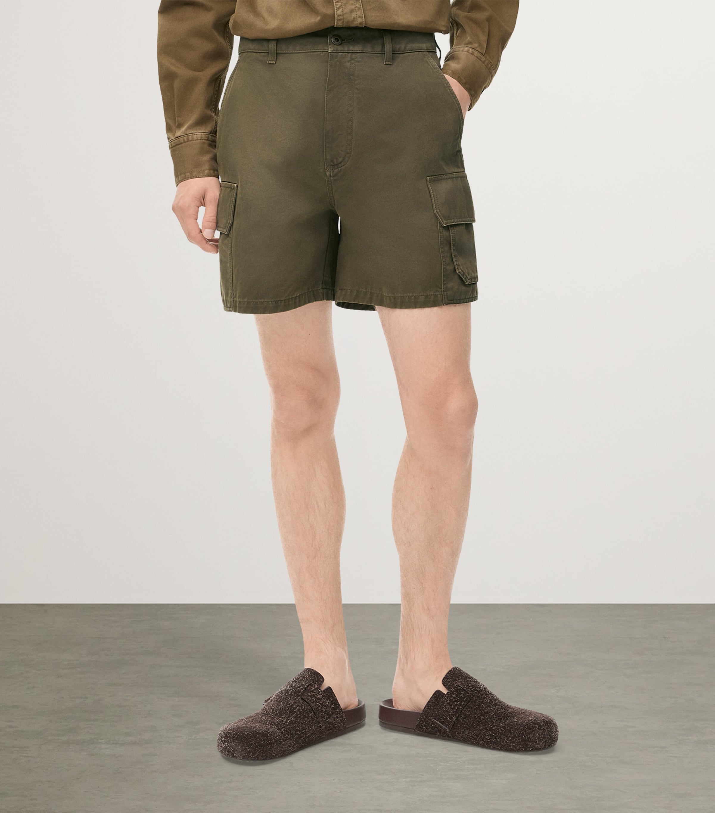 25SS new/LOEWE ハイライズコットンカーゴショーツ Shorts Khaki Loewe: Men's Cargo Shorts (Khaki Green) | DSMNY E-SHOP