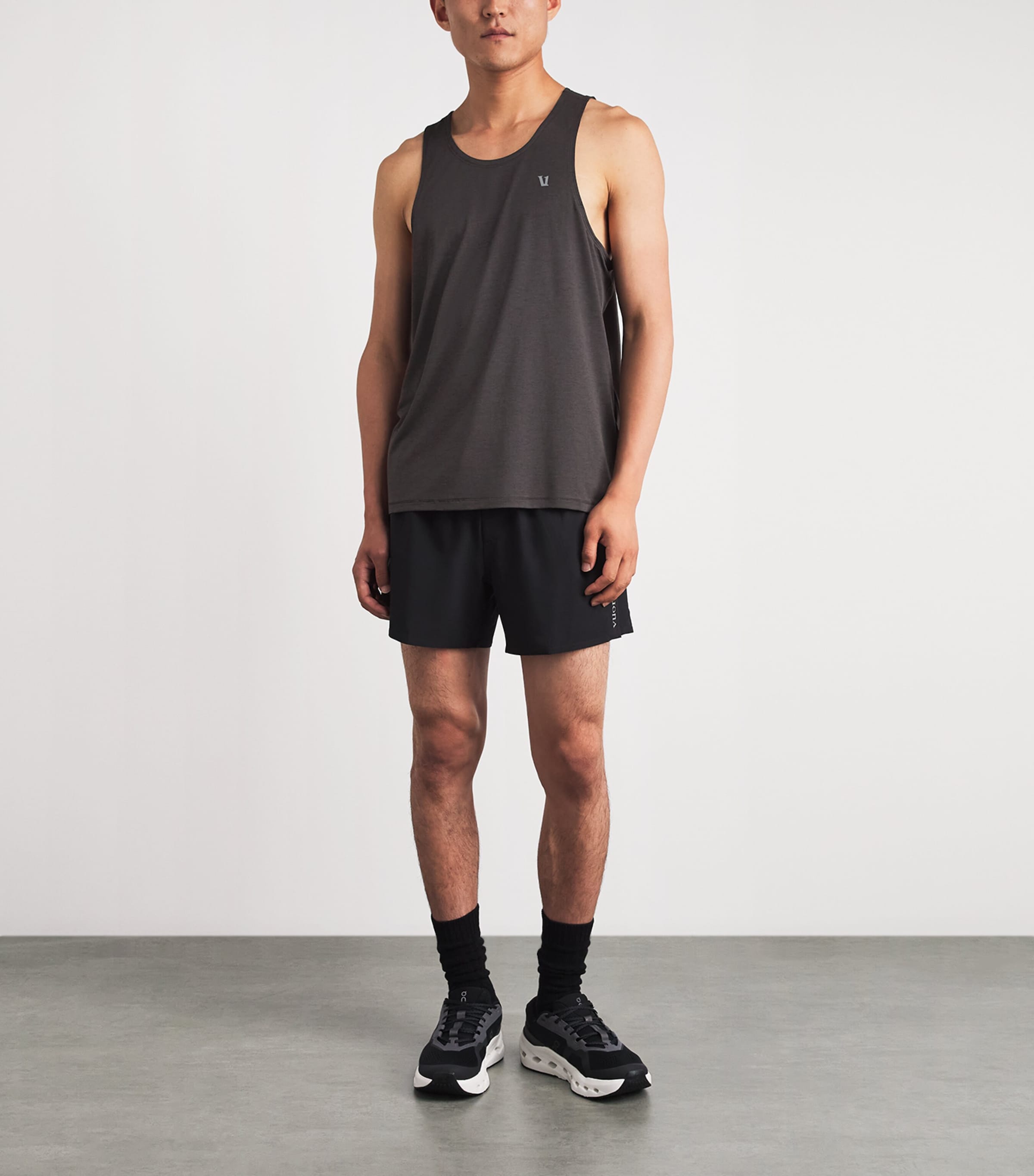 VUORI Mens Terrain Tank Top Cbo Carbon Image 2