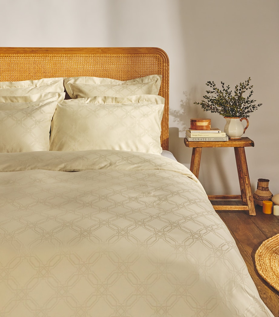 Harrods of London Halsey Oxford Pillowcase Pair (50cm x 75cm) Silver Image 1