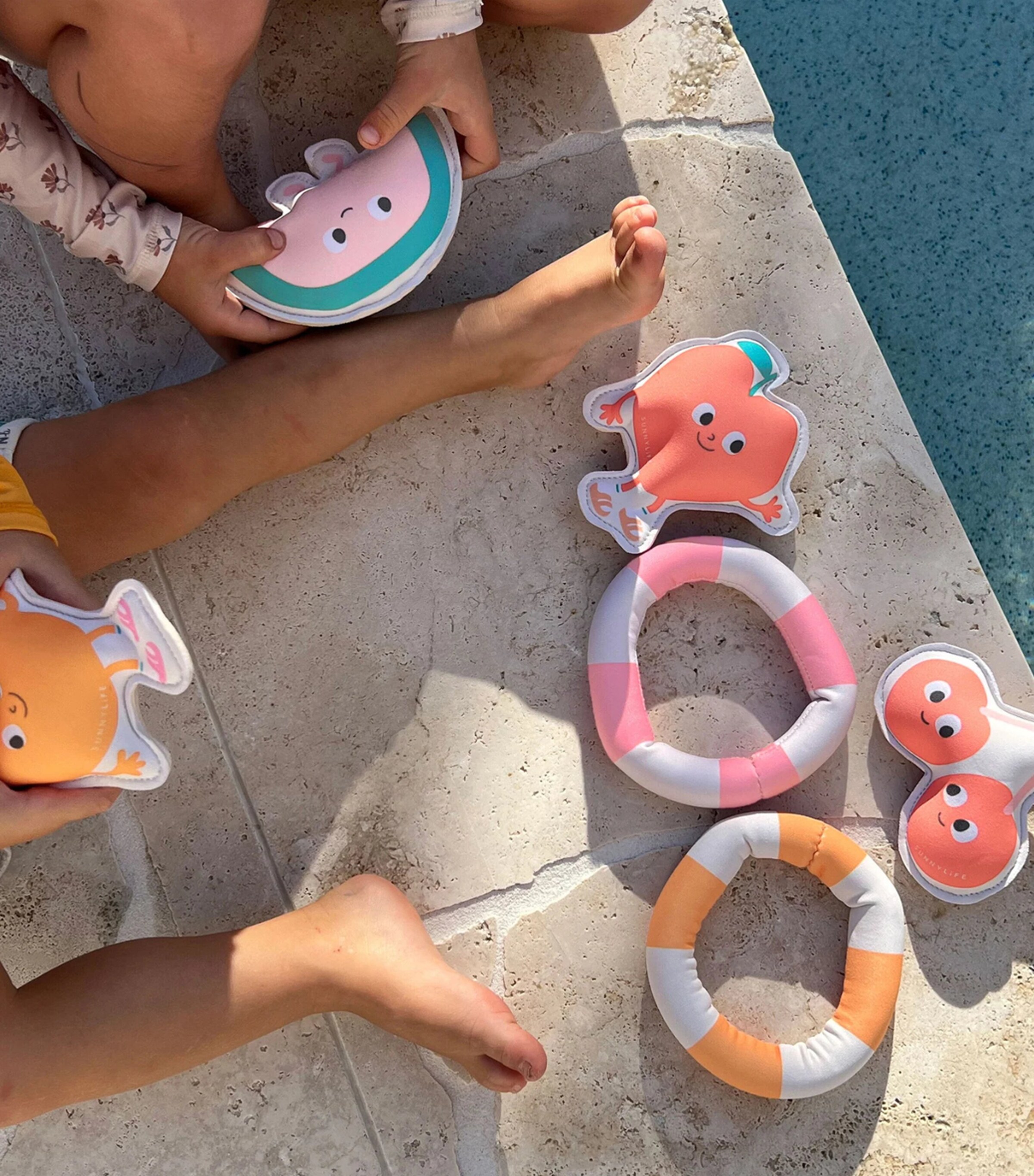 Sunnylife Kids Poppy The Peach Dive Buddies Multicolour Image 2