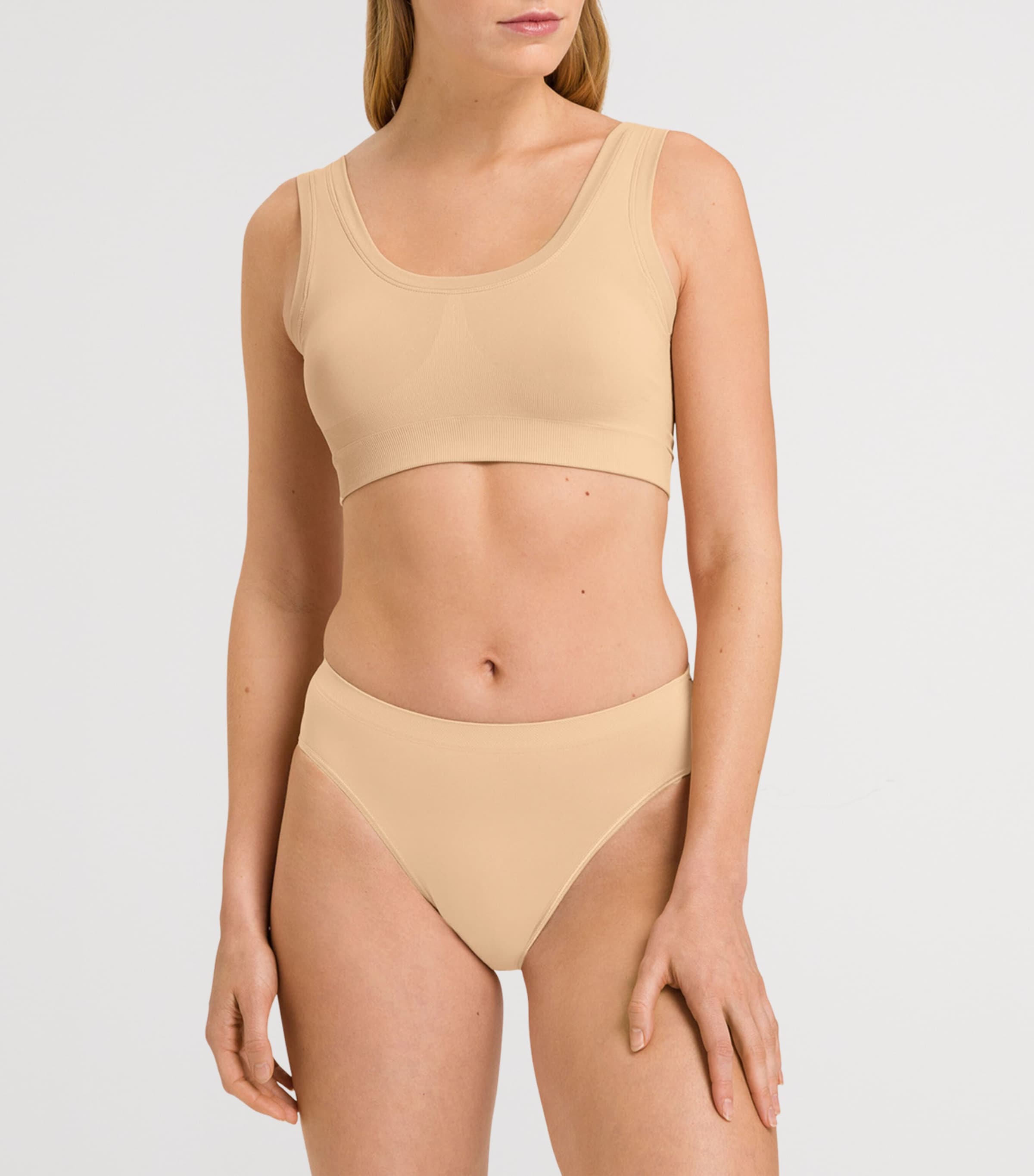Hanro Womens Padded Touch Feeling Crop Top Image 2