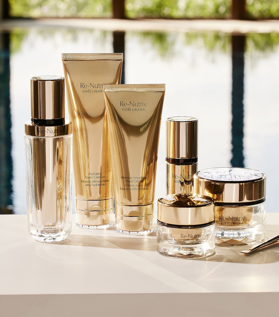 Re-Nutriv Ultimate Diamond Sculpted Transformation Creme Moisturiser (50ml) NO COLOUR Image 5