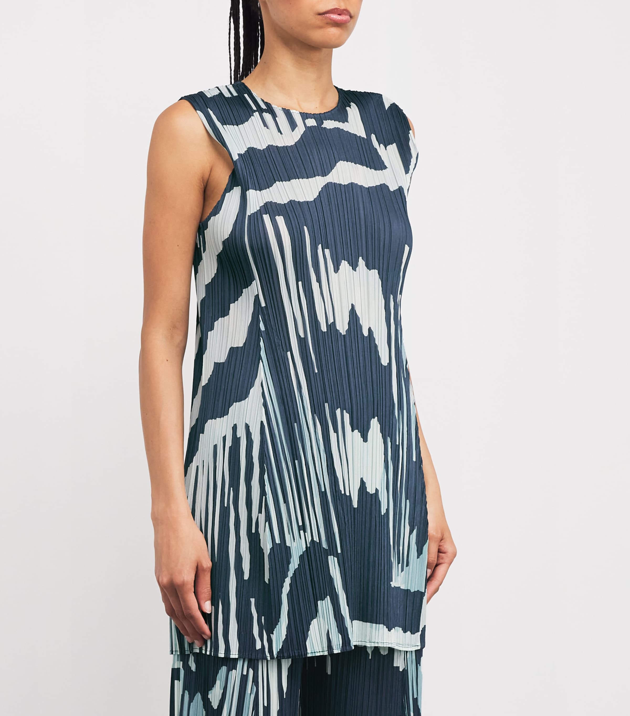 haat ISSEY MIYAKE 変形 フリンジ ロング ニットベスト ウィメンズ／ニット – isseymiyake.com