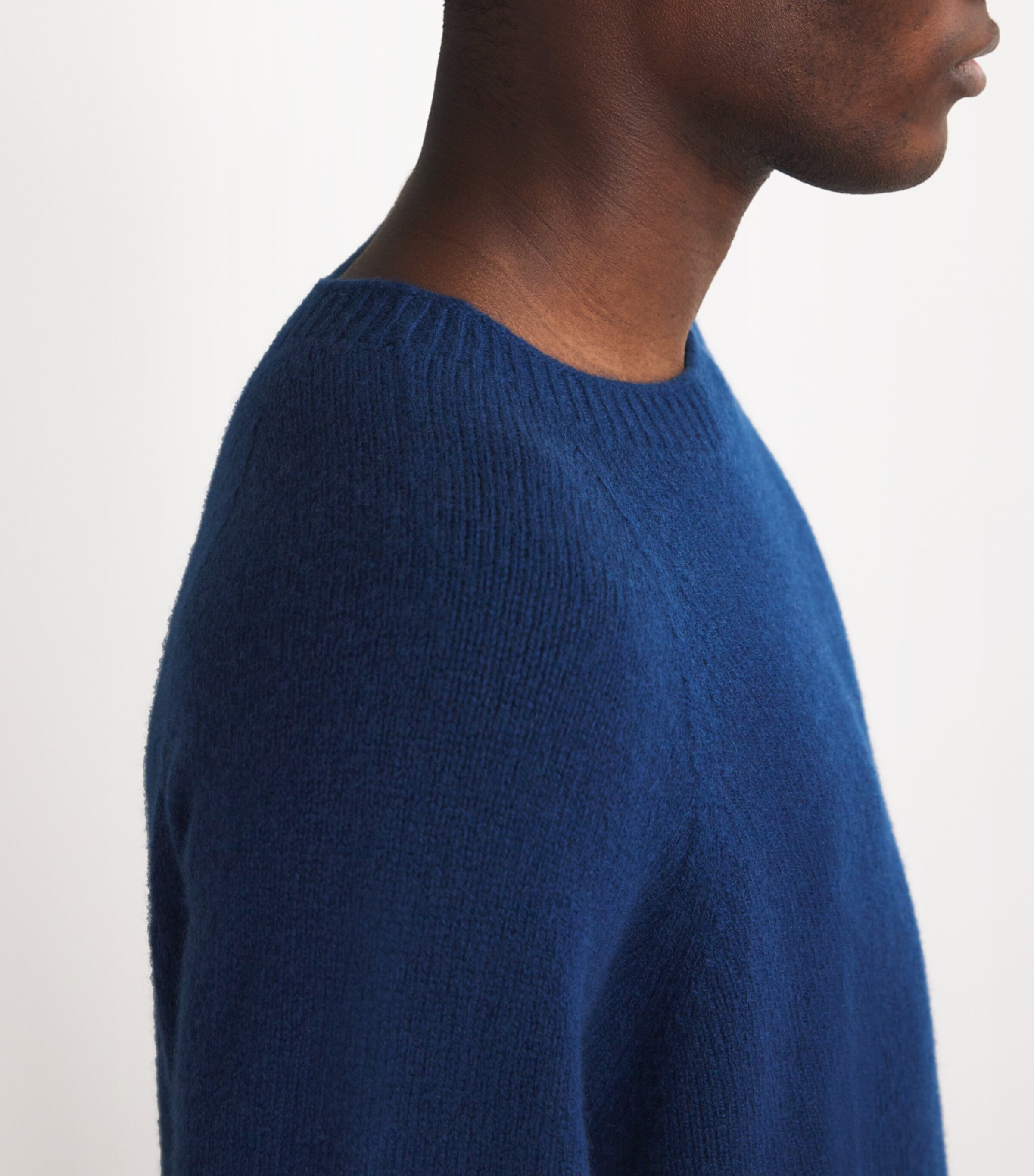Lambswool Crew-Neck Jumper NAVAL BLUE Image 6