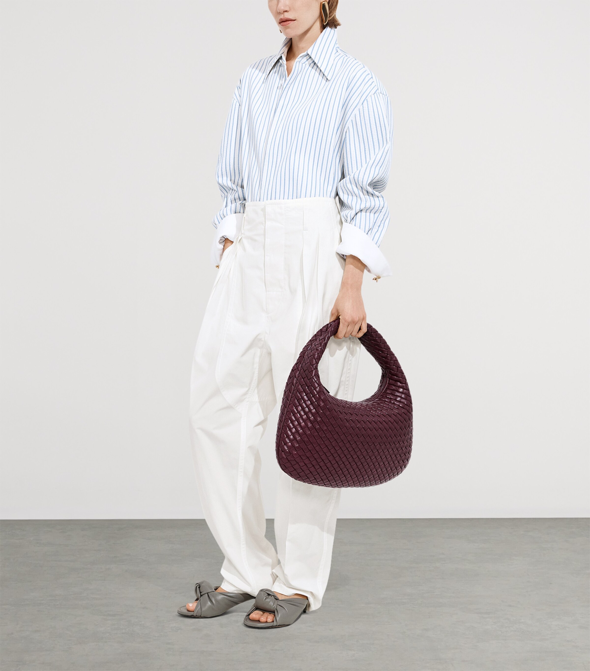 Bottega Veneta Womens Leather Veneta Shoulder Bag Image 7