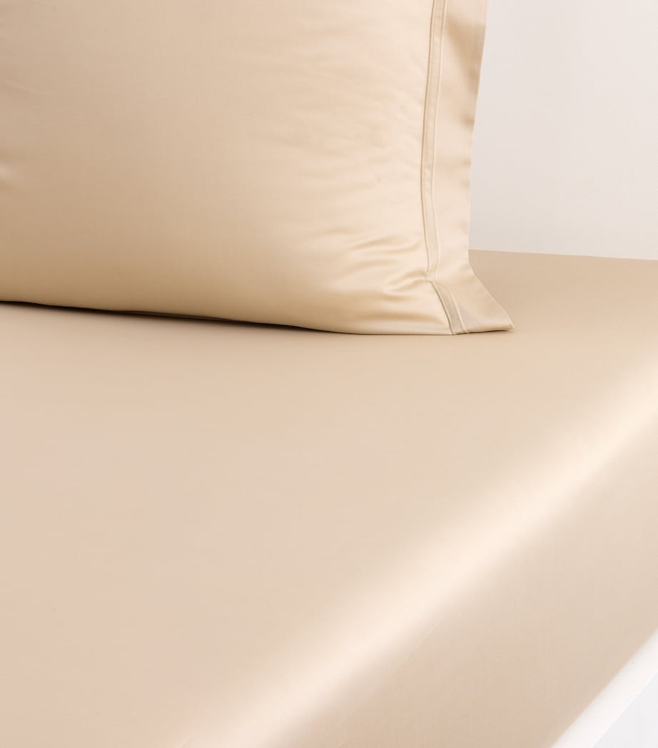 Yves Delorme Triomphe Double Fitted Sheet (135cm x 190cm) Dune Image 4
