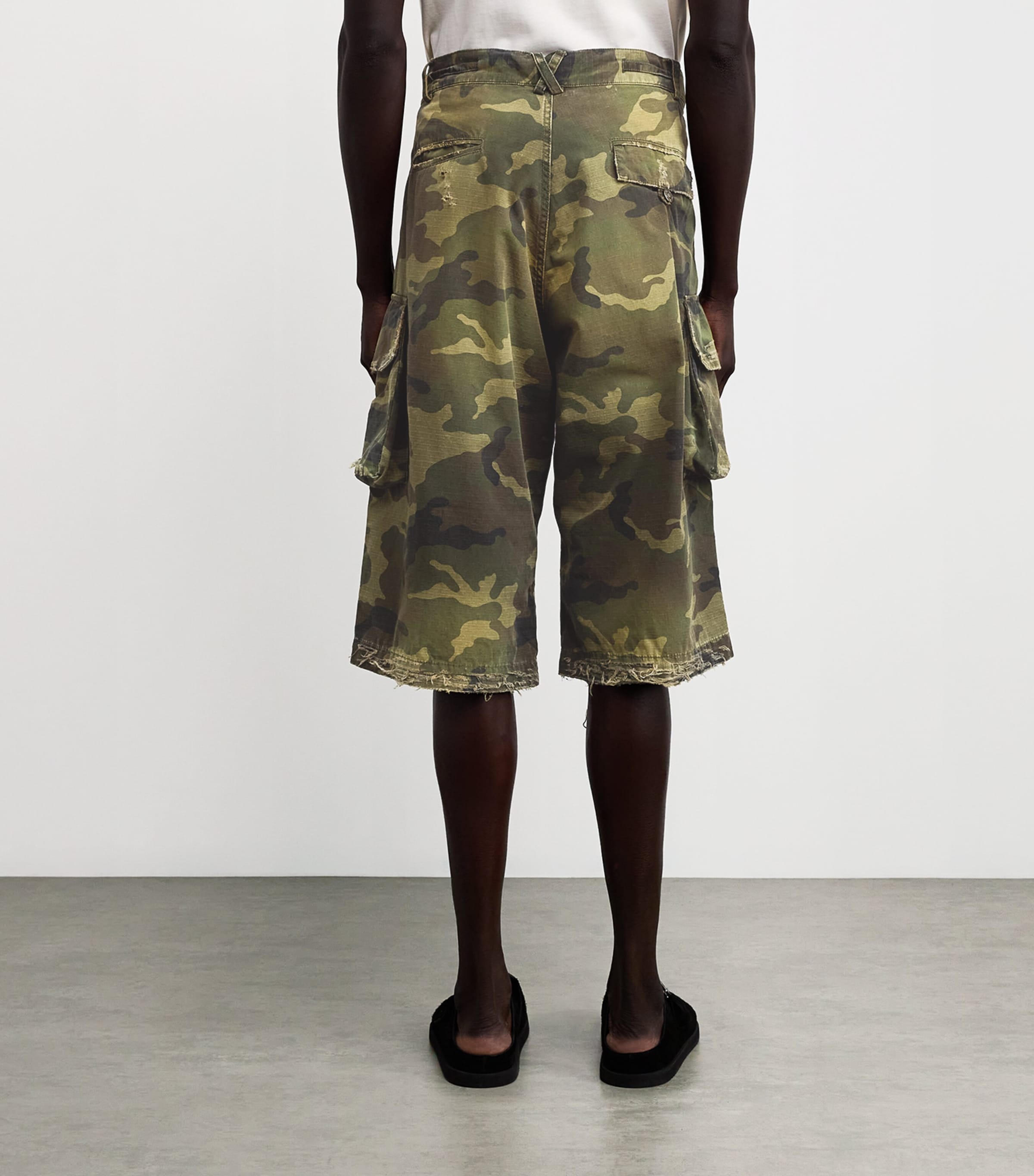 パンツ・ボトムスその他 HUECLOSET D Camo Bermuda Shorts H2369BWC.FRONTFULL_1200x1200.