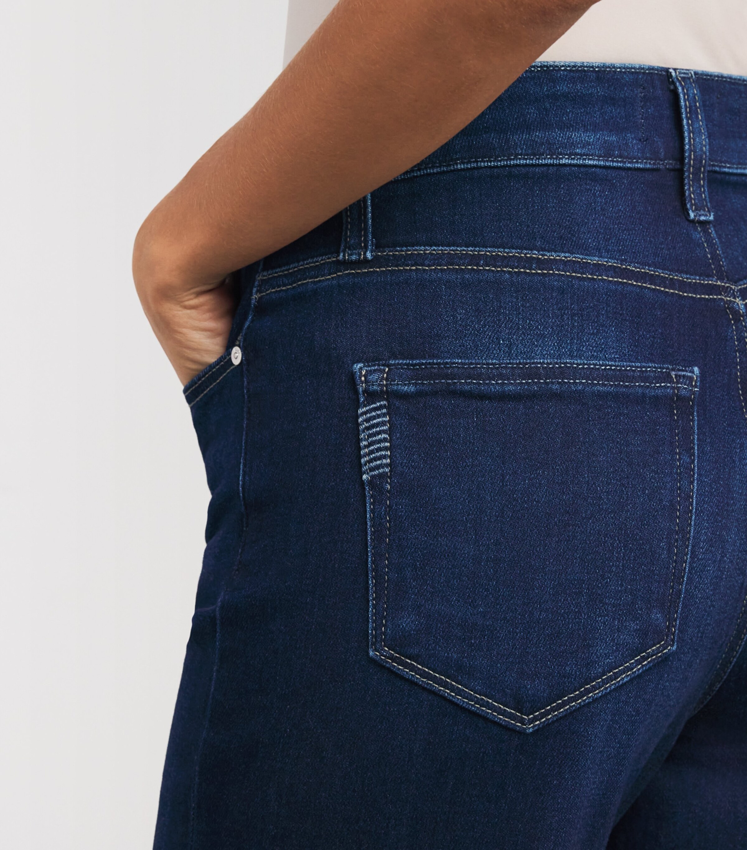 Anessa Wide-Leg Jeans DUKE OF YORK Image 6