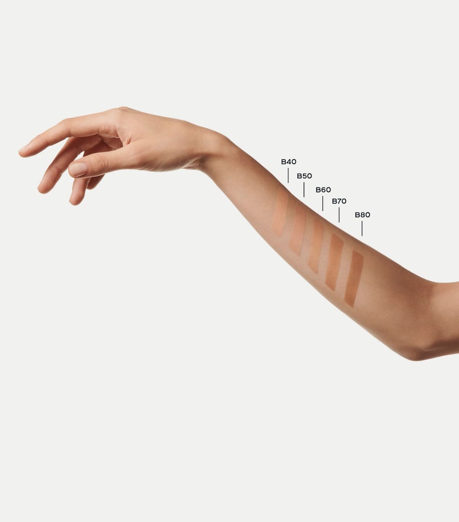 CHANEL CHANEL LES BEIGES NATURAL HEALTHY GLOW Serum Concealer Image 4