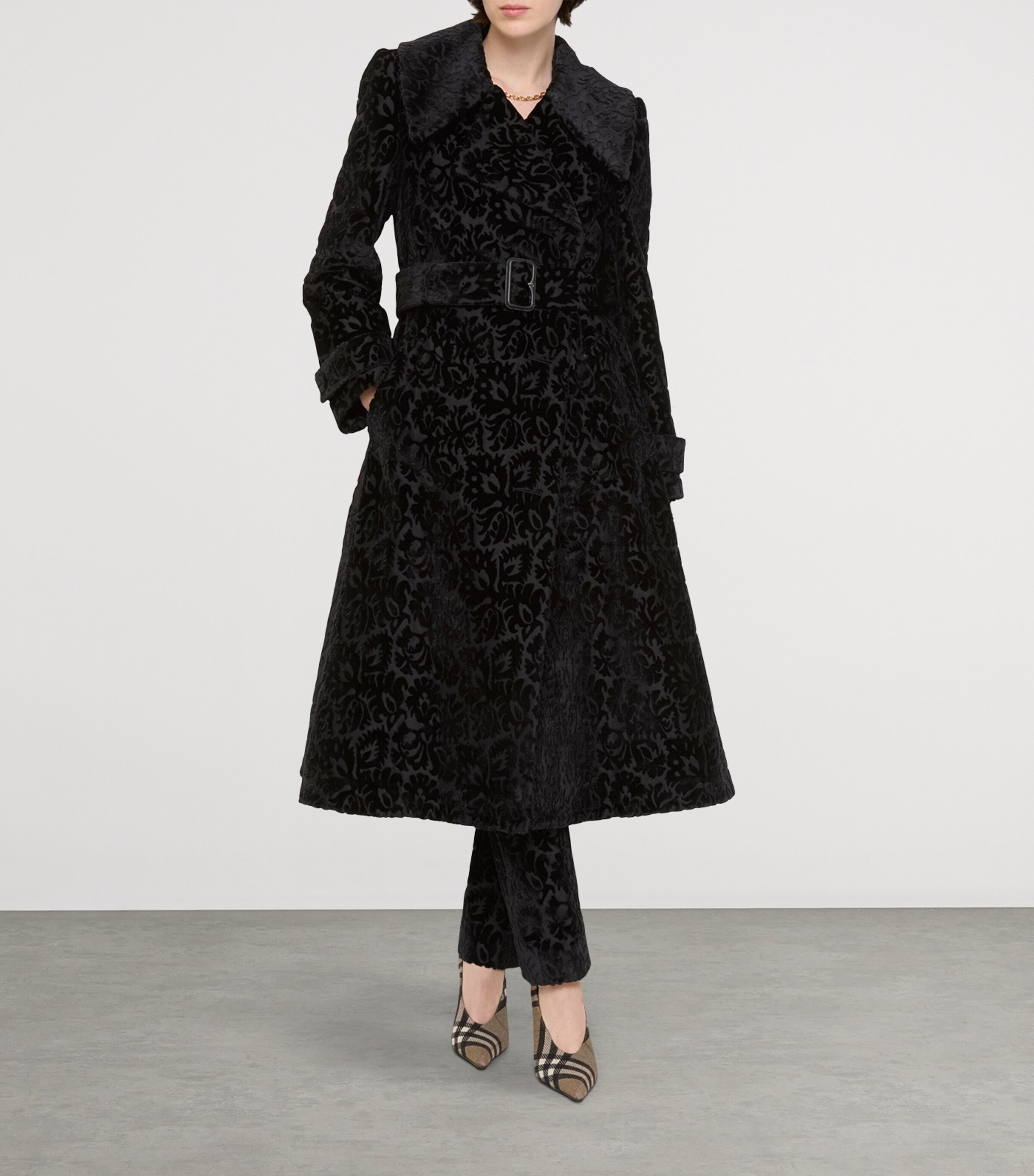 Burberry Womens Silk-Blend Velvet Tailored Coat Black Ip Pattern Image 3