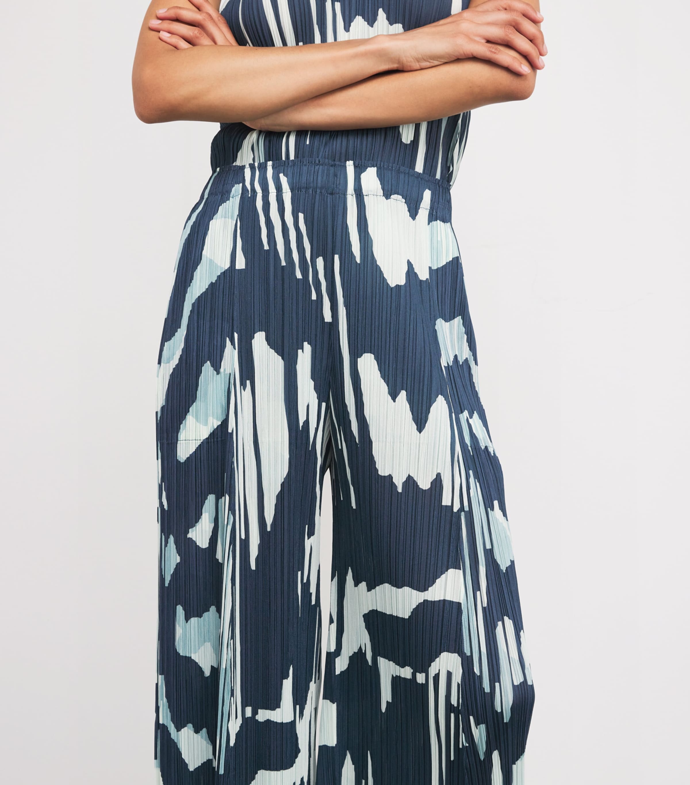 Pleated Refraction Wide-Leg Trousers 77 Image 6