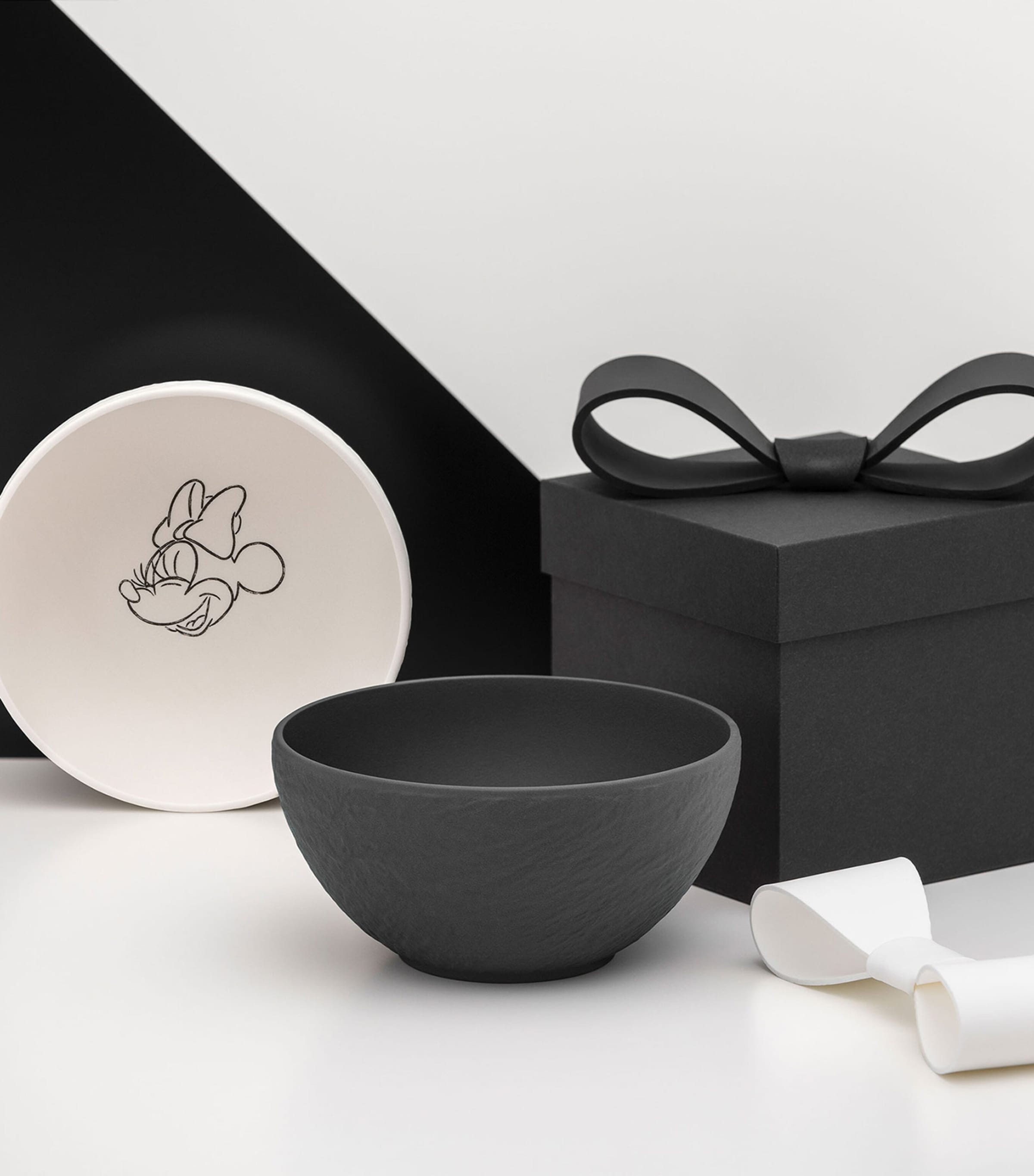 Villeroy & Boch x Mickey Mouse Manufacture Cereal Bowl (14cm) Black Image 2