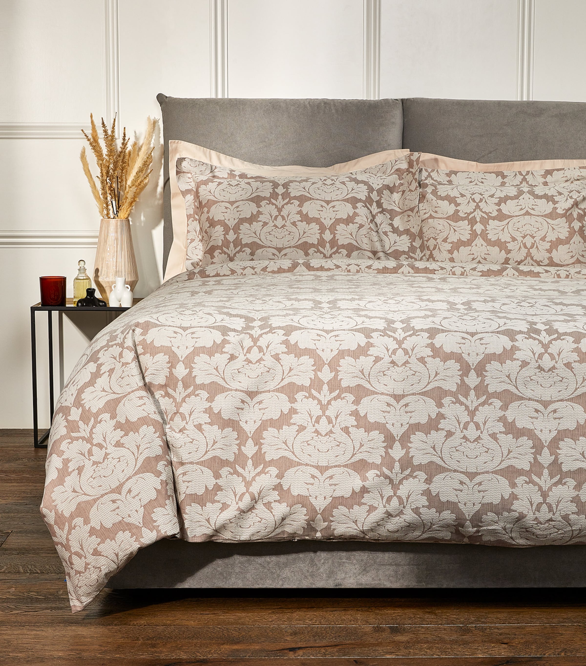Harrods of London Versailles Super King Duvet Cover Set (260cm x 220cm) | Bedding | Bed Linens & Sets | Bedding Sets | Duvet Covers | Designers | Harrods of London