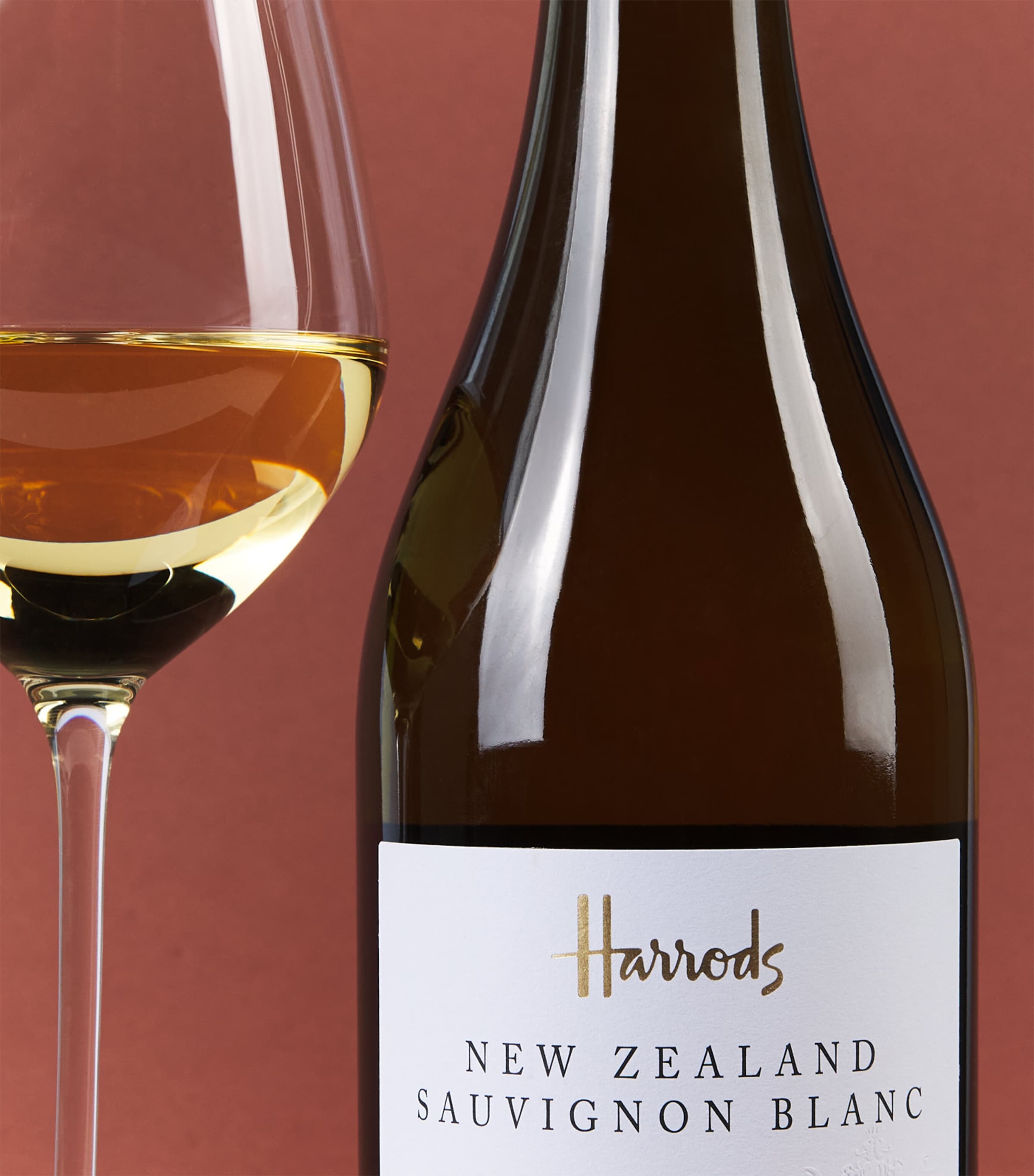 Harrods New Zealand Sauvignon Blanc 2025 (75cl) - Marlborough, New Zealand White Image 2