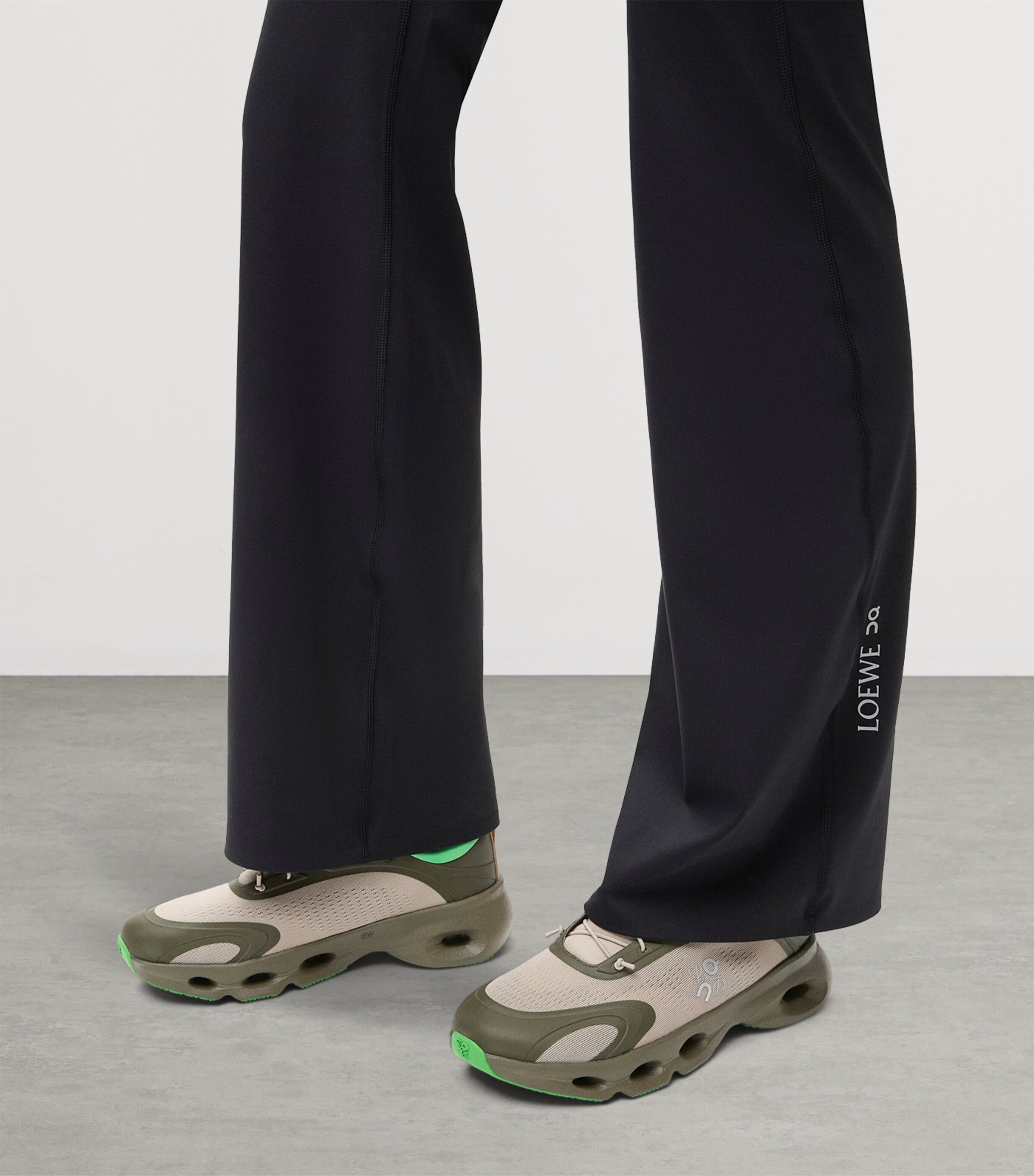 x On Cloudsolo Sneakers KHAKI GREEN/SAND Image 2