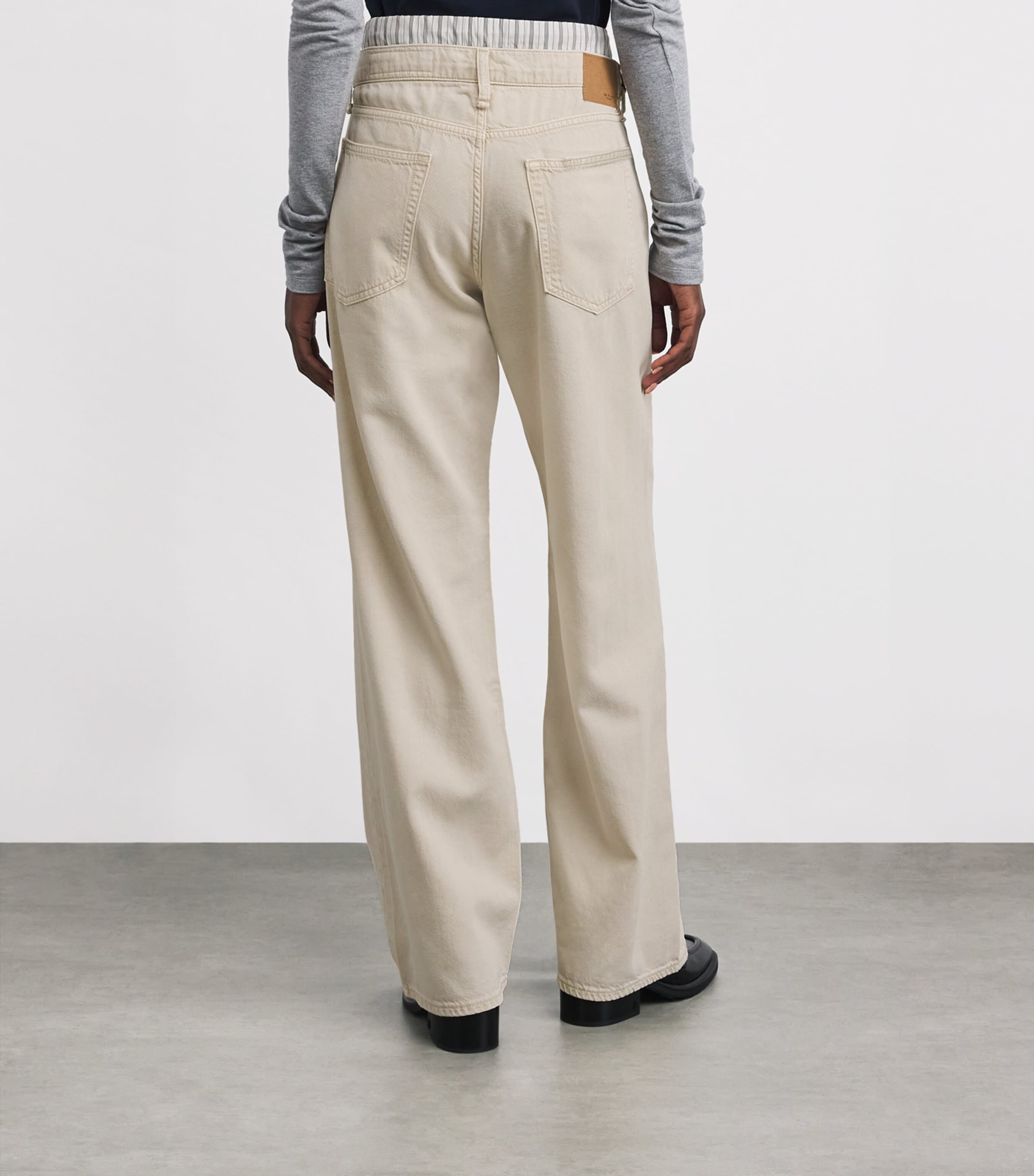 Saige Boxer Low-Rise Straight Jeans 690 SANDSTRIPE Image 4