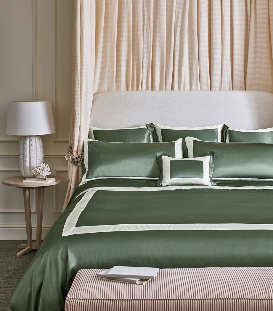 Silk Ashdown Super King Flat Sheet (280cm x 310cm) GREEN/WHITE Image 2